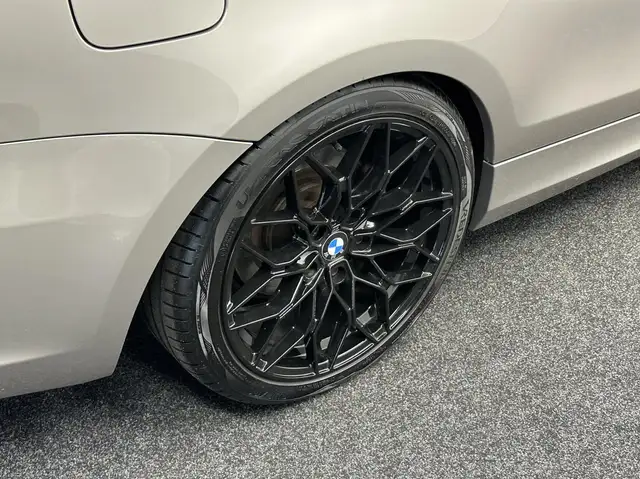 BMW 1 Series view 13