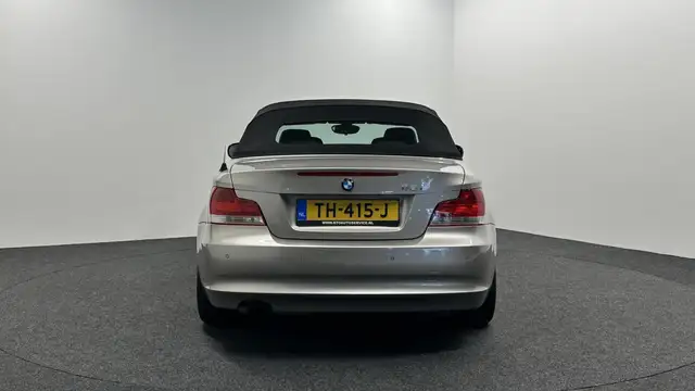 BMW 1 Series view 9