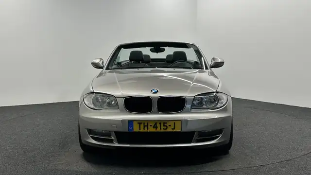 BMW 1 Series view 8
