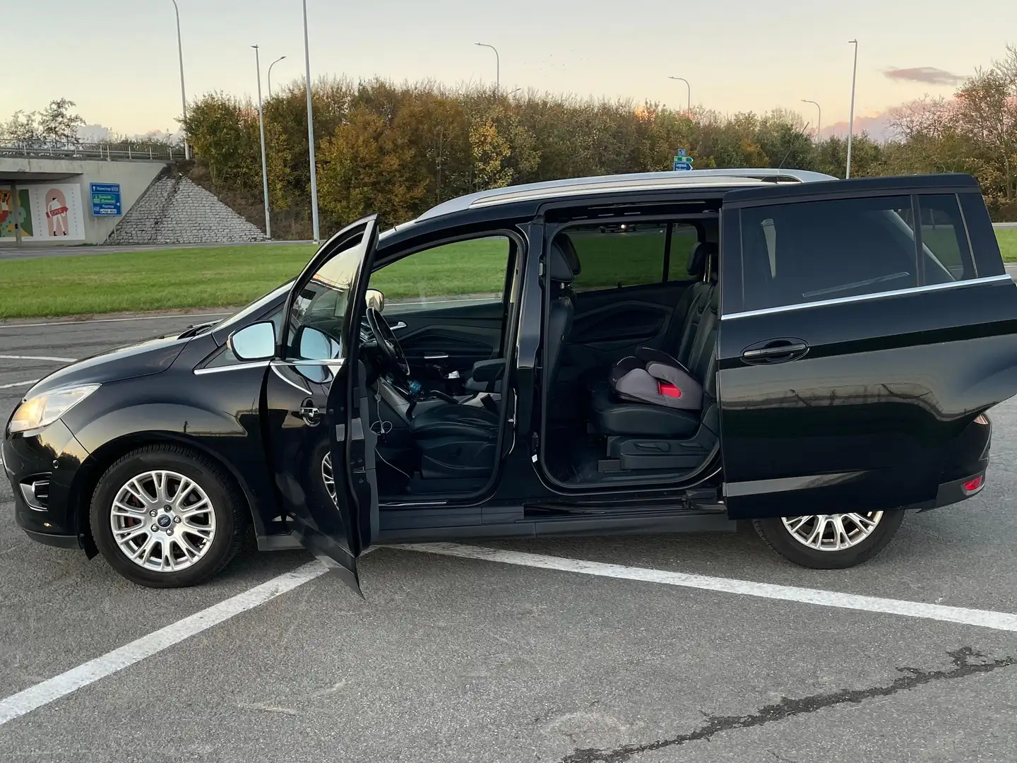 Ford Grand C-Max Grand C-Max 2.0 TDCi Aut. Titanium Zwart - 1