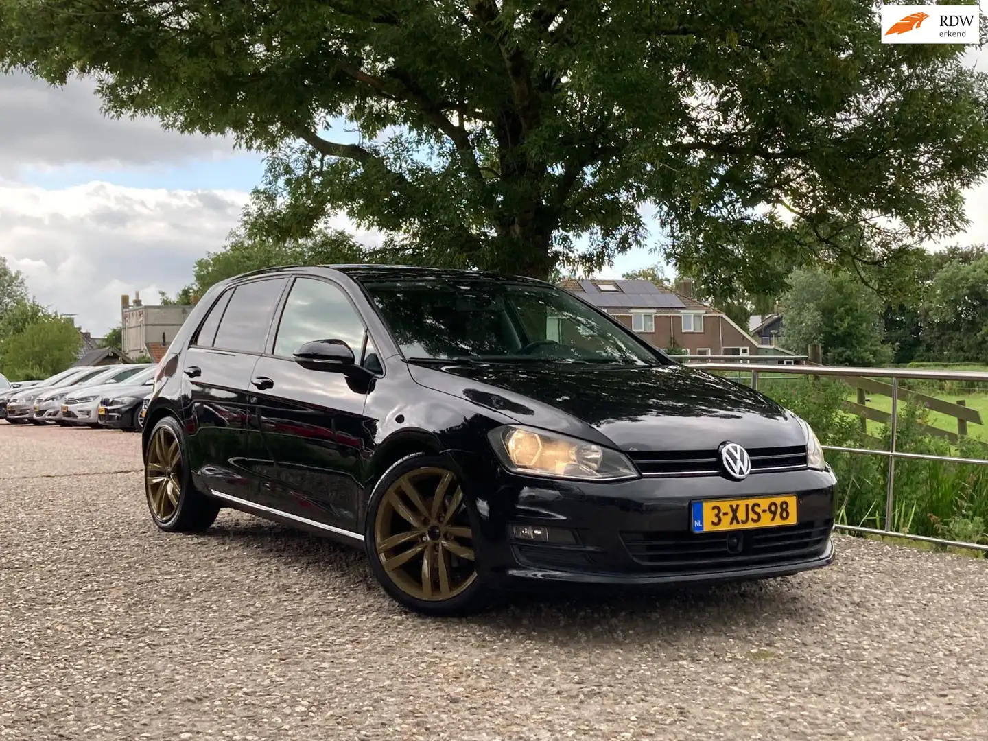 Volkswagen Golf 1.2 TSI Highline | DSG + ACC + Navi Nu € 9.975,-!! Zwart - 1