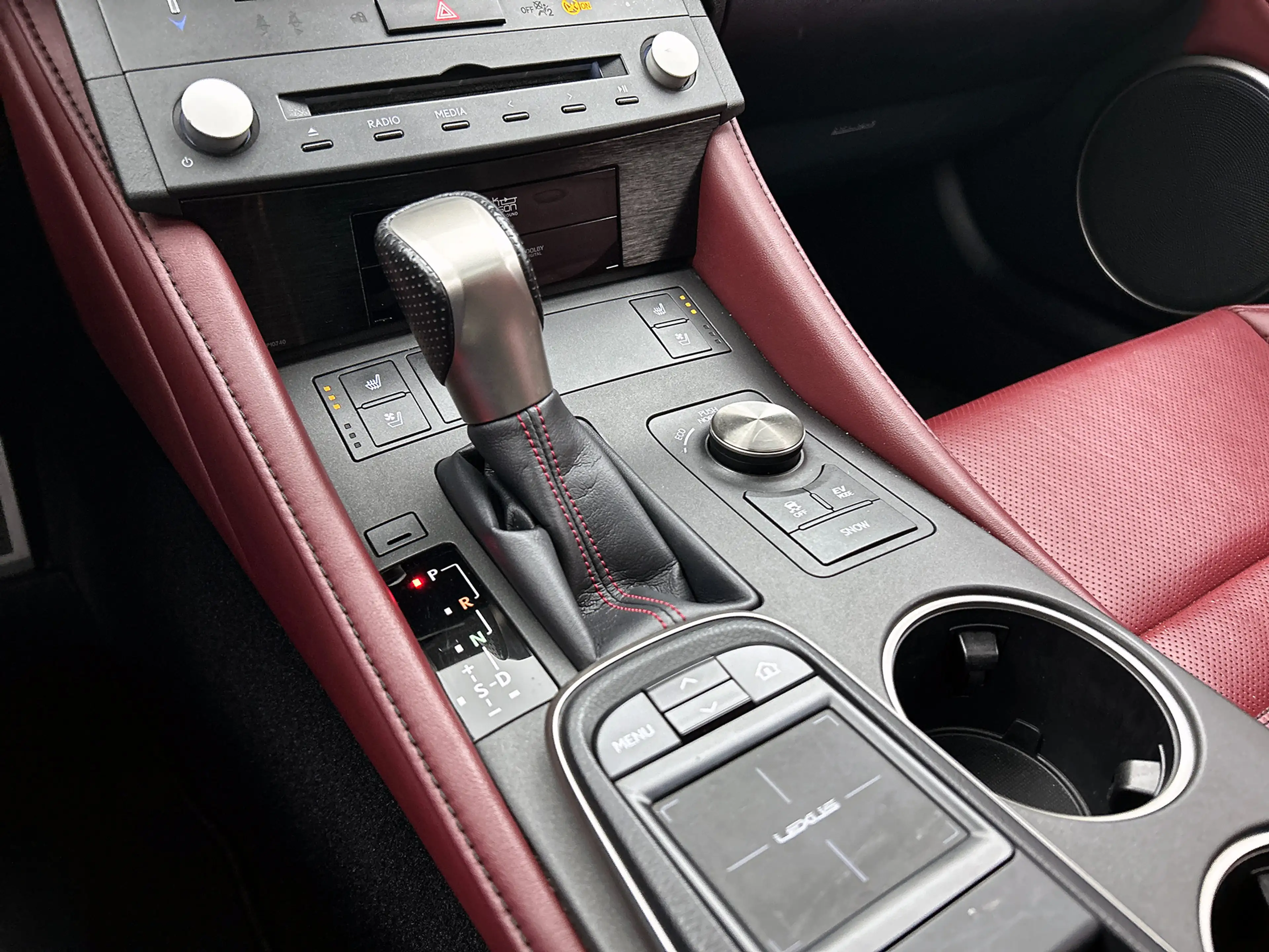 Lexus RC 300h F SPORT Line — photo 12