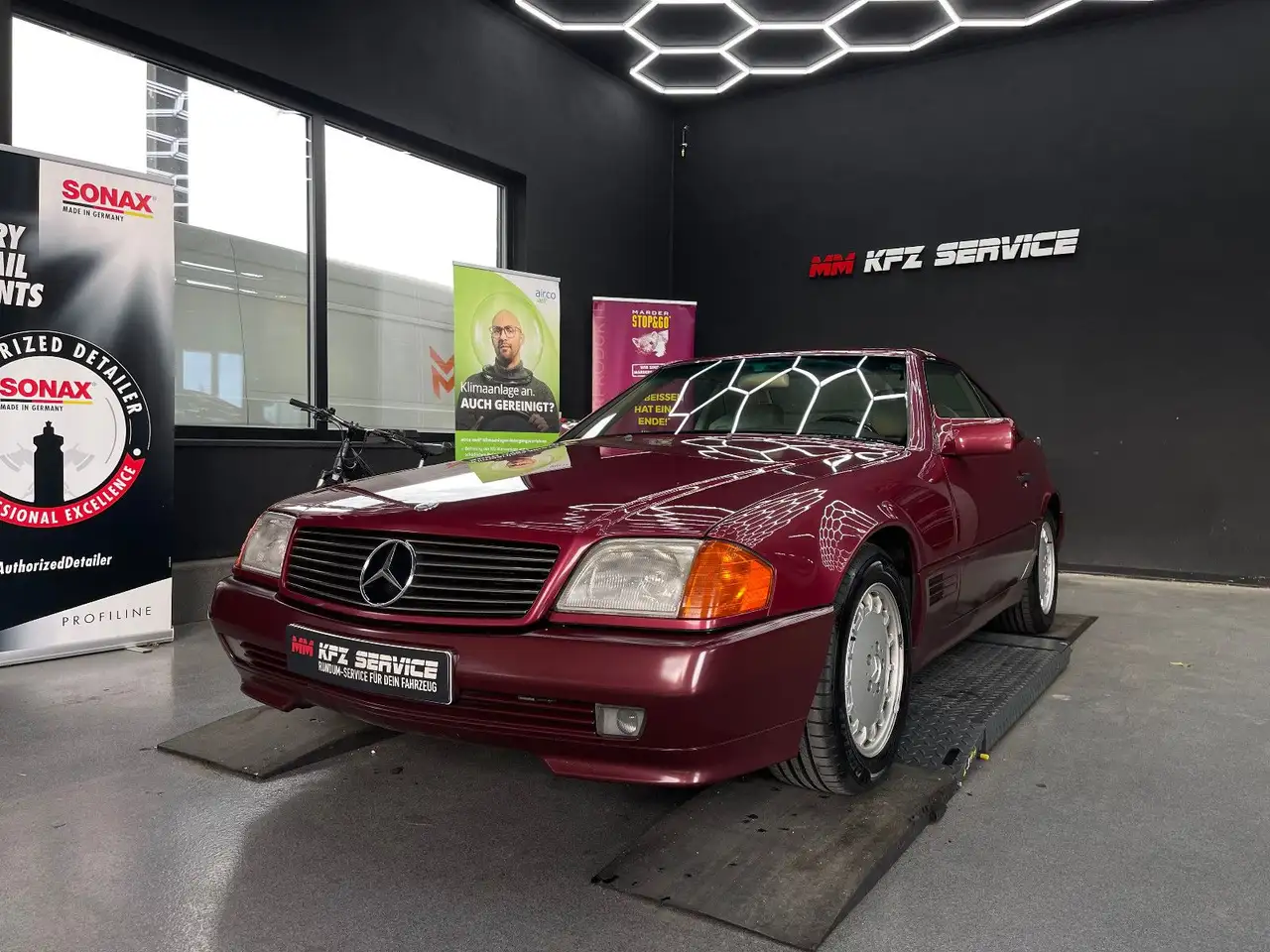 Mercedes-Benz SL 300
