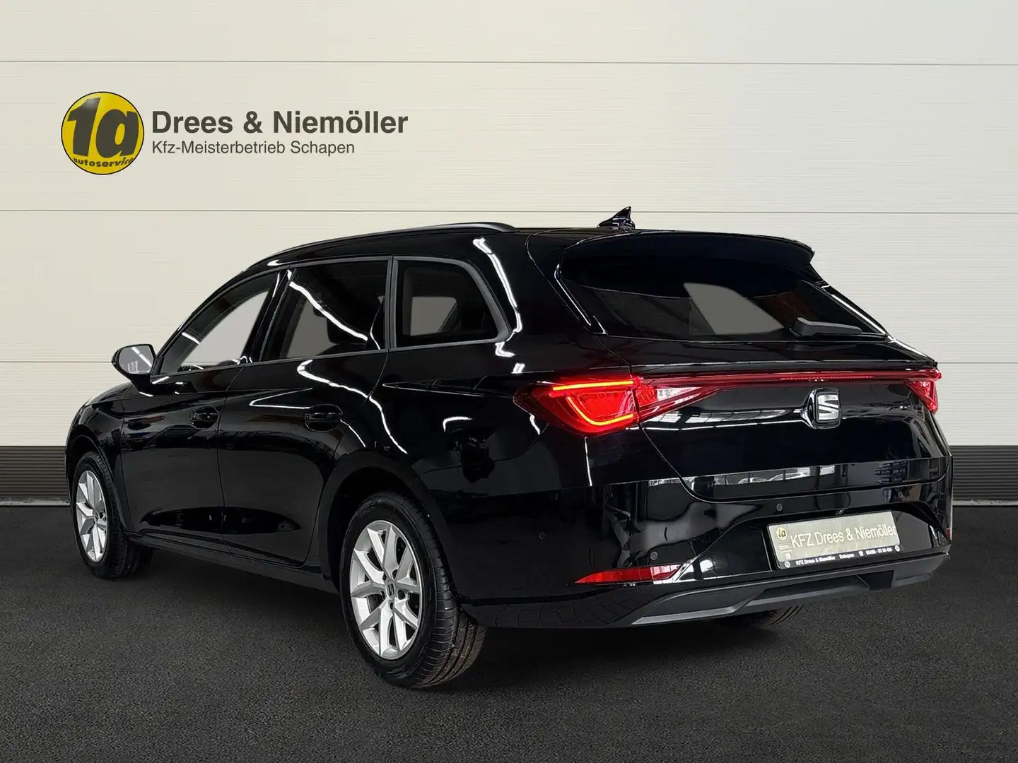 SEAT Leon Sportstourer Style+App+Kamera+DAB+Navi+LHZ+ Schwarz - 2