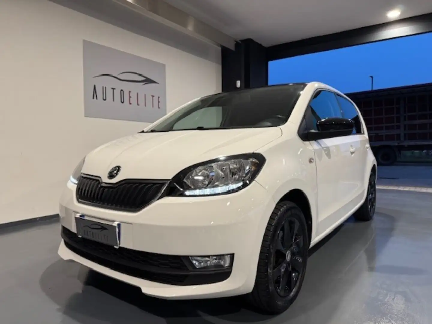 Skoda Citigo 1.0 68 CV 5 porte Design Edition G-Tec Bianco - 1