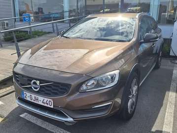 V60 Cross Country 2.0 D3 Summum Geartronic