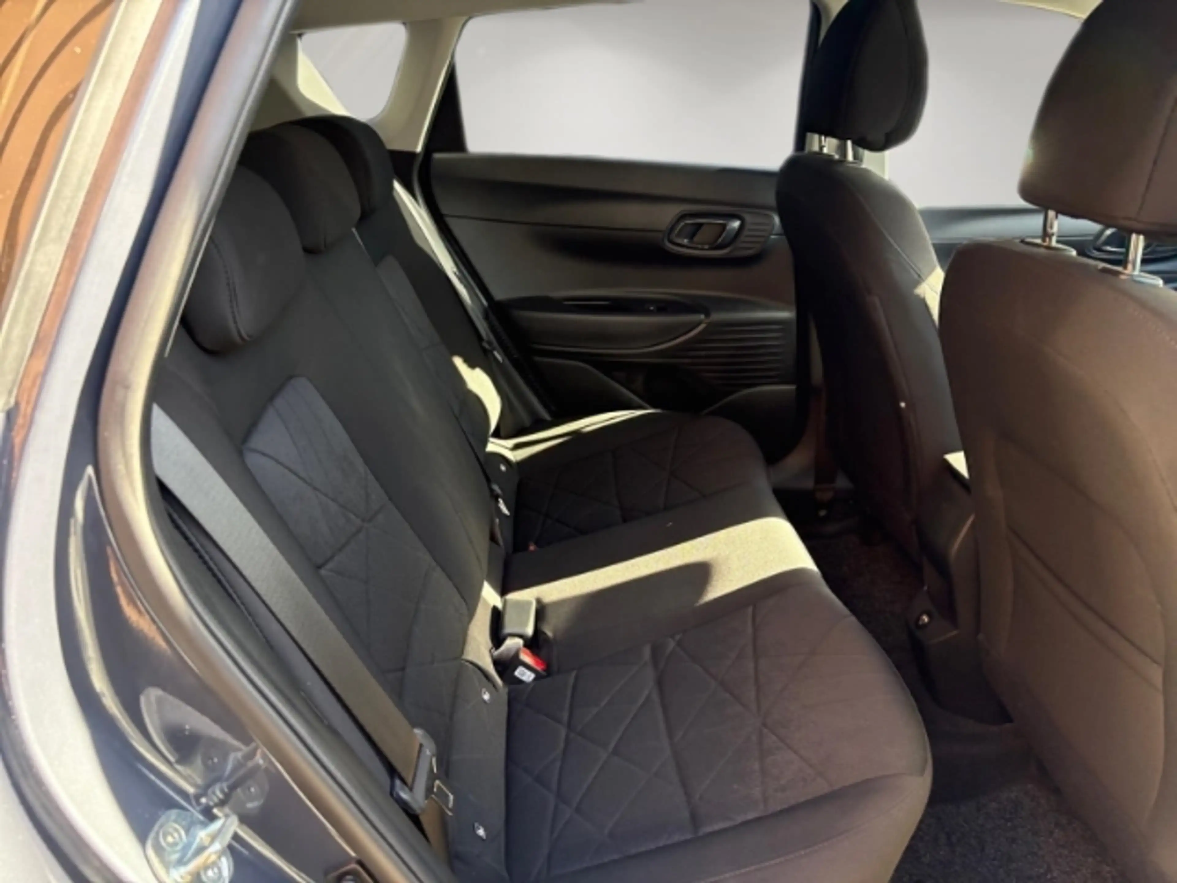 Hyundai BAYON Automat 2WD Trend Navi Digitales Cockpit LED Apple — photo 14