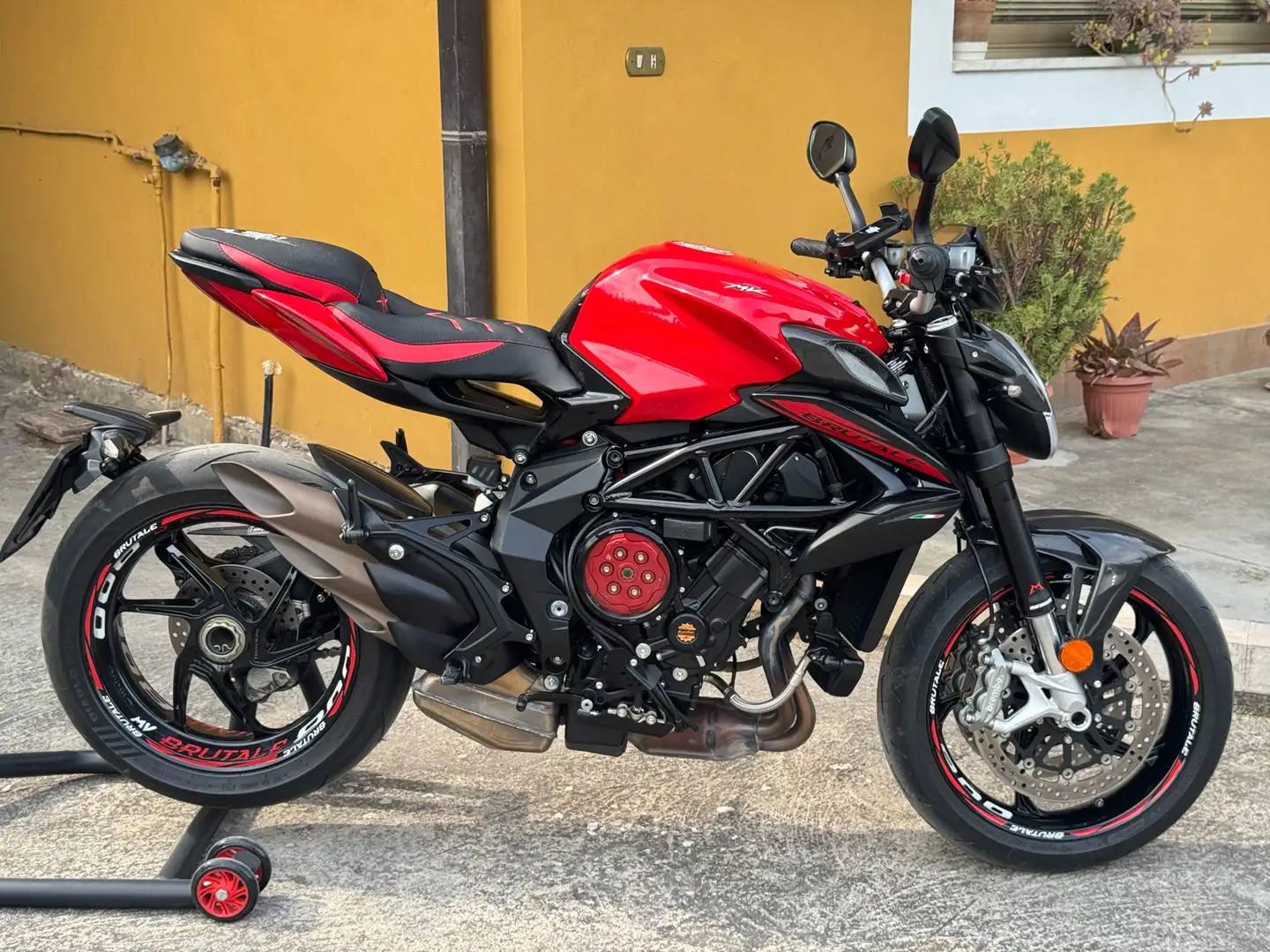 MV Agusta Brutale 800 - 1