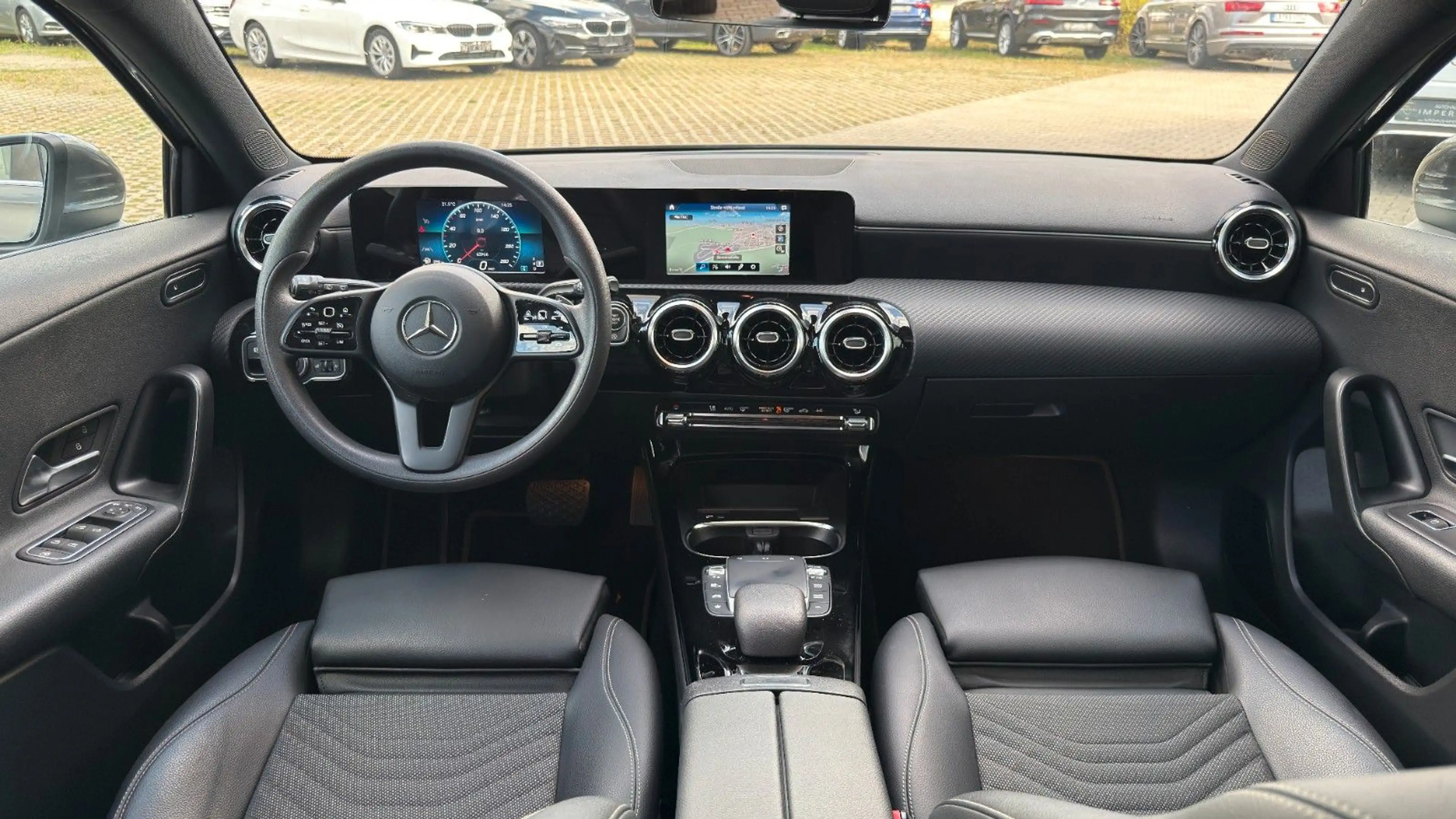 Mercedes-Benz A 200 d Aut. STYLE LEDER+PANO+NAVI+SOUND+PLA+AHK — photo 11
