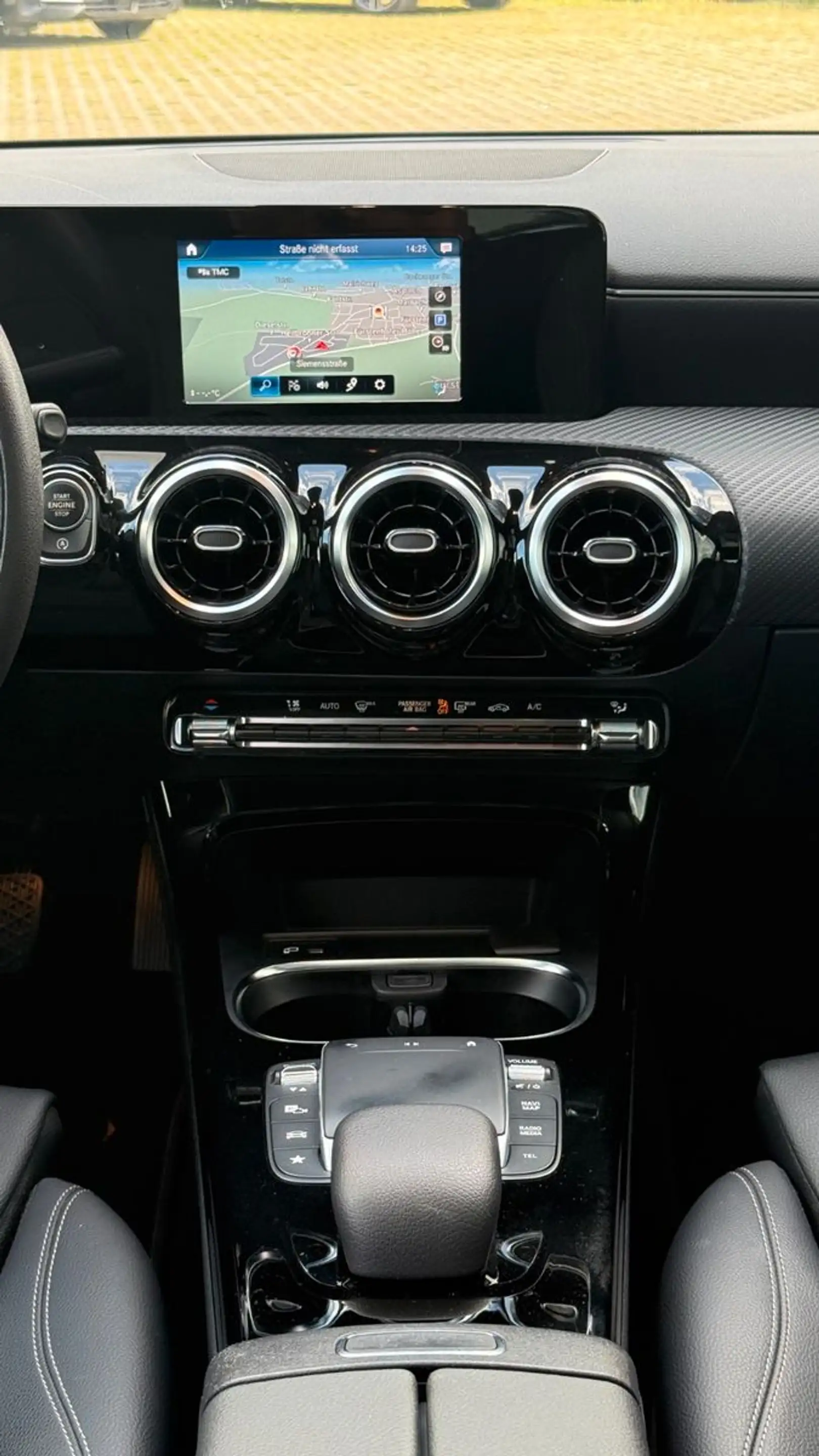 Mercedes-Benz A 200 d Aut. STYLE LEDER+PANO+NAVI+SOUND+PLA+AHK — photo 12