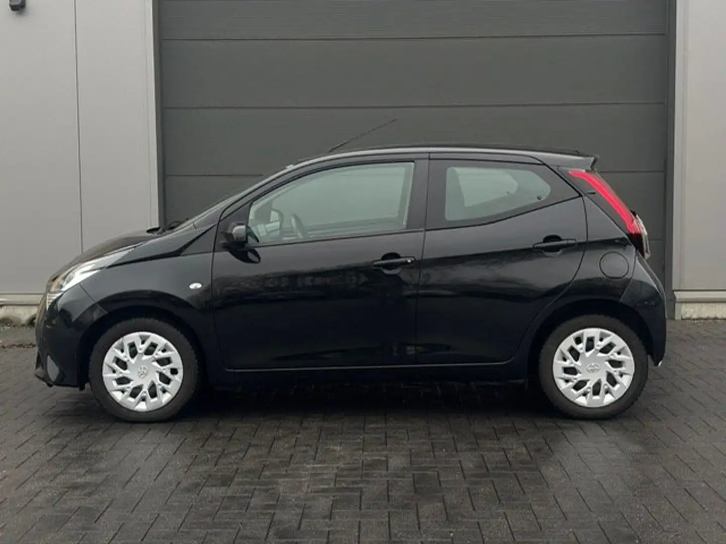 Toyota Aygo Aygo x-final Noir - 2