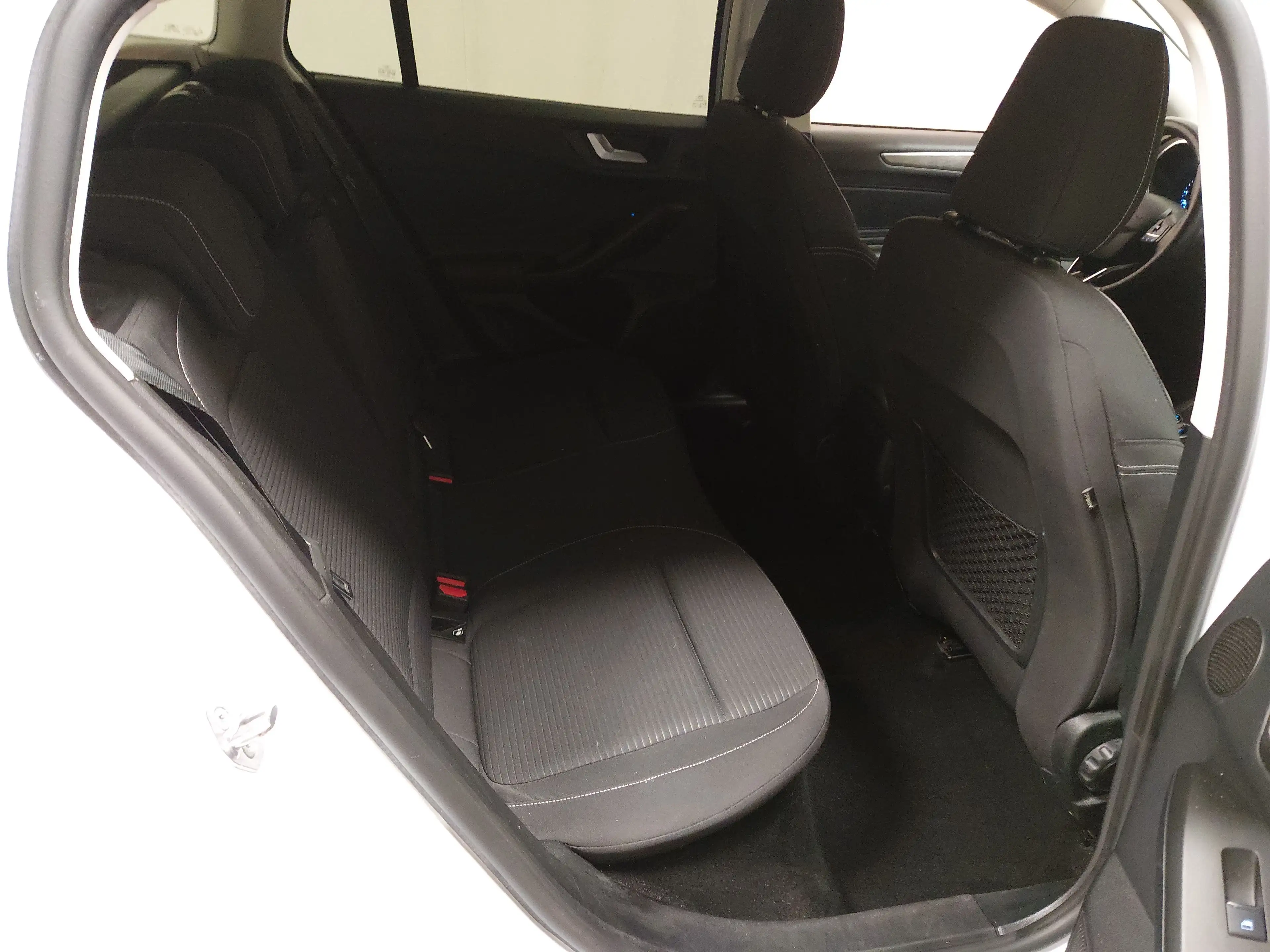 Ford Focus Turnier 2.0 EB Titanium Navi LED RFK ACC — photo 12