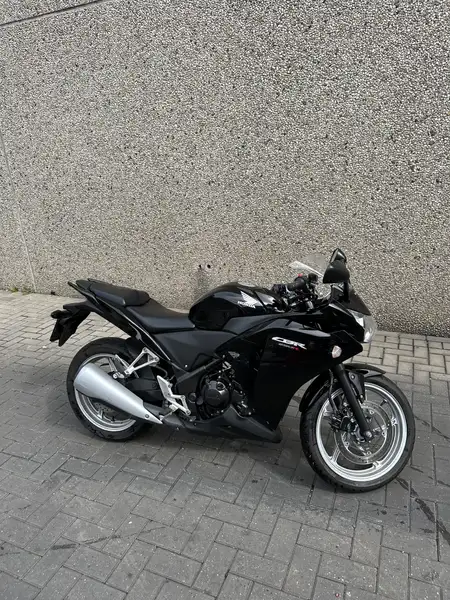 Honda CBR 250 - foto 4