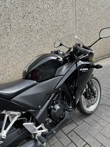 Honda CBR 250 - foto 6