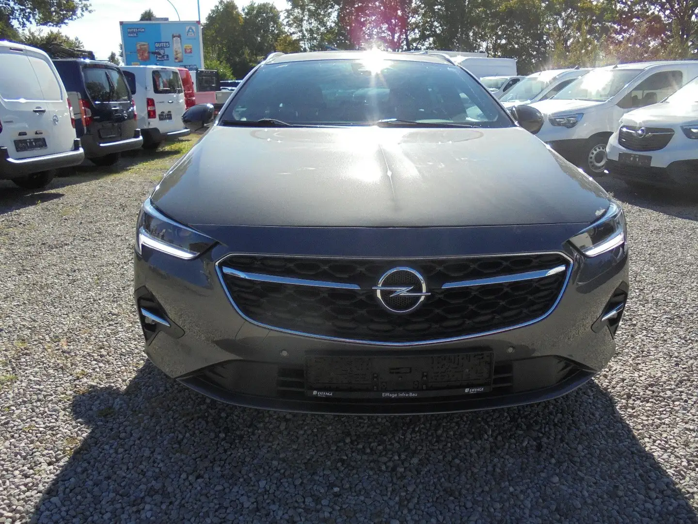 Opel Insignia 1.5D Sports Tourer Business 1.Hand Navi Grau - 2