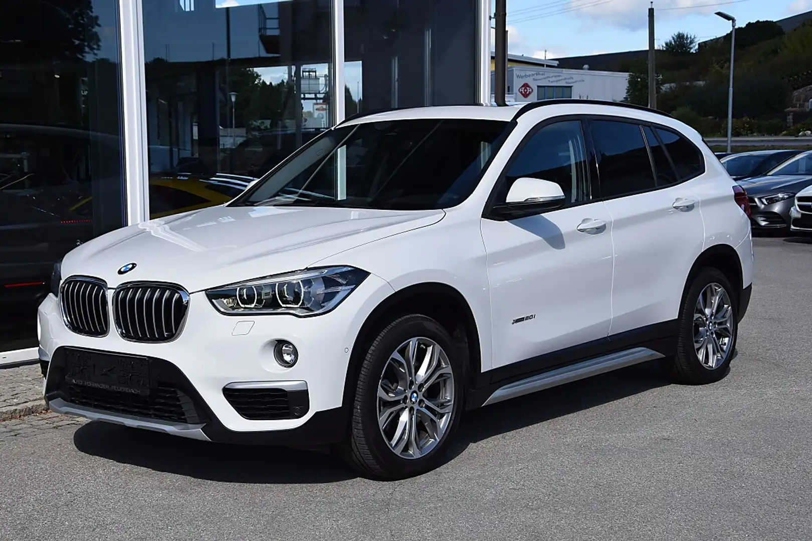 BMW X1 xDrive20i xLine *Lichtpaket*LED*Sitzheizung*Hea... Weiß - 2