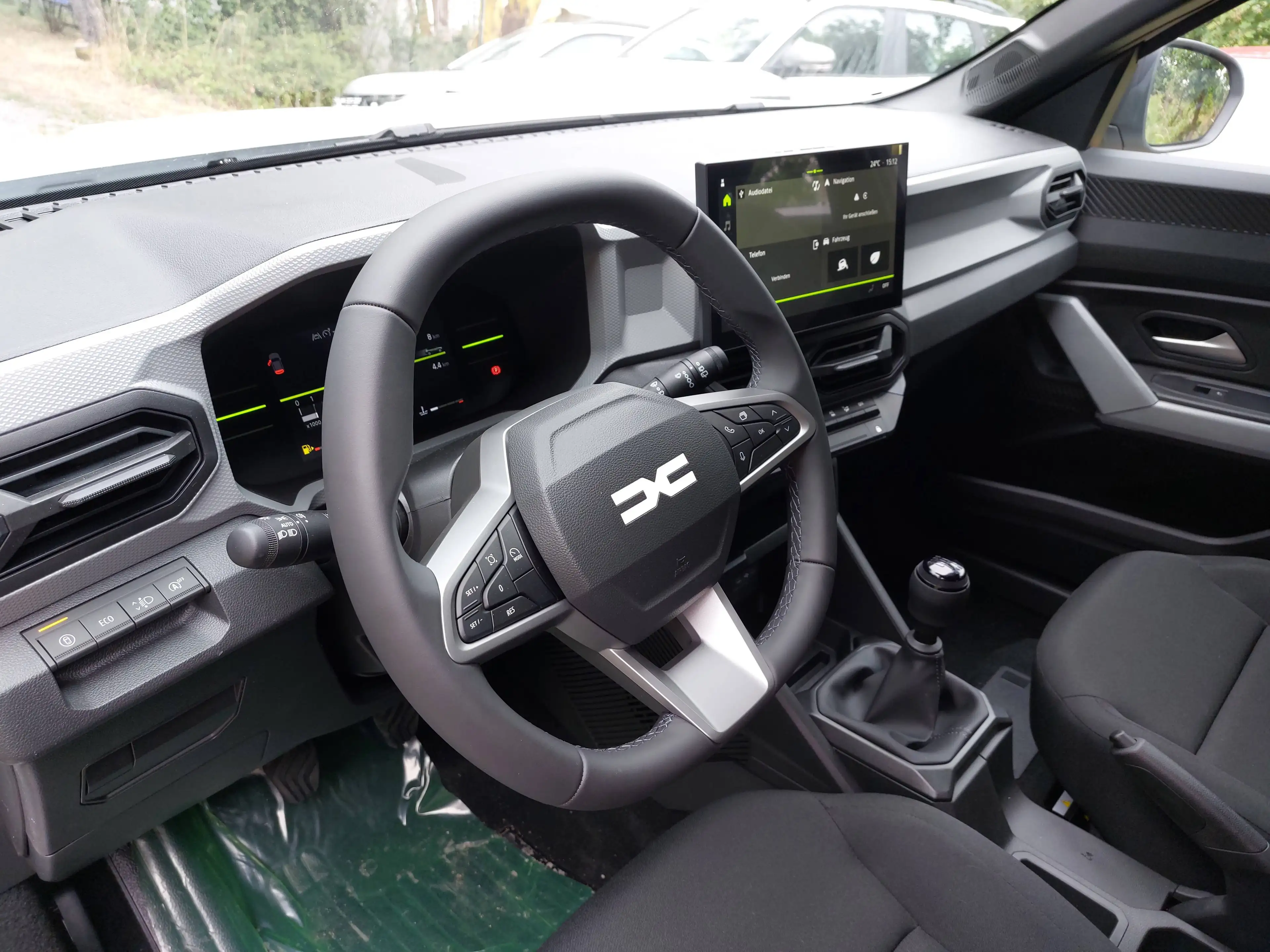 Dacia Bigster TCE140MH ECO-G Essential R-Kamera PDC Alus 17" DAB+ — photo 5