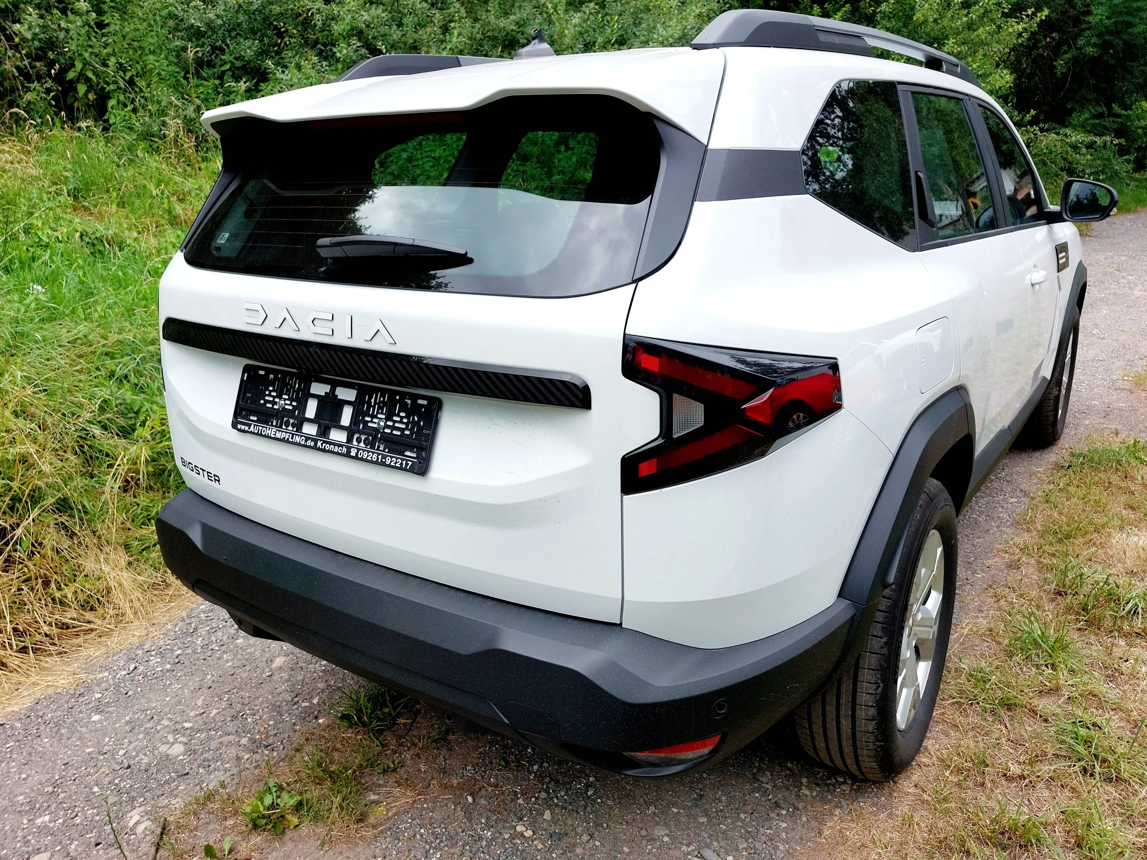 Dacia Bigster TCE140MH ECO-G Essential R-Kamera PDC Alus 17" DAB+ — photo 3
