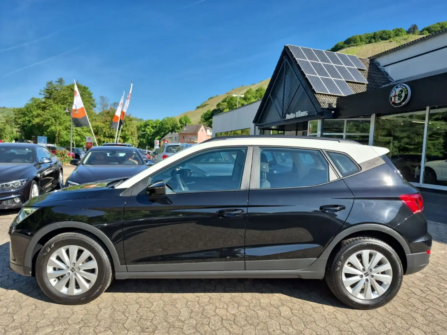 SEAT Arona 1.0 TSI Style Voll-LED CarPlay Navi ACC PDC Schwarz - 2