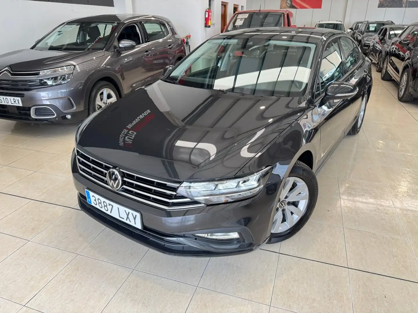 Volkswagen Passat 1.5 TSI Business 110kW Gris - 1