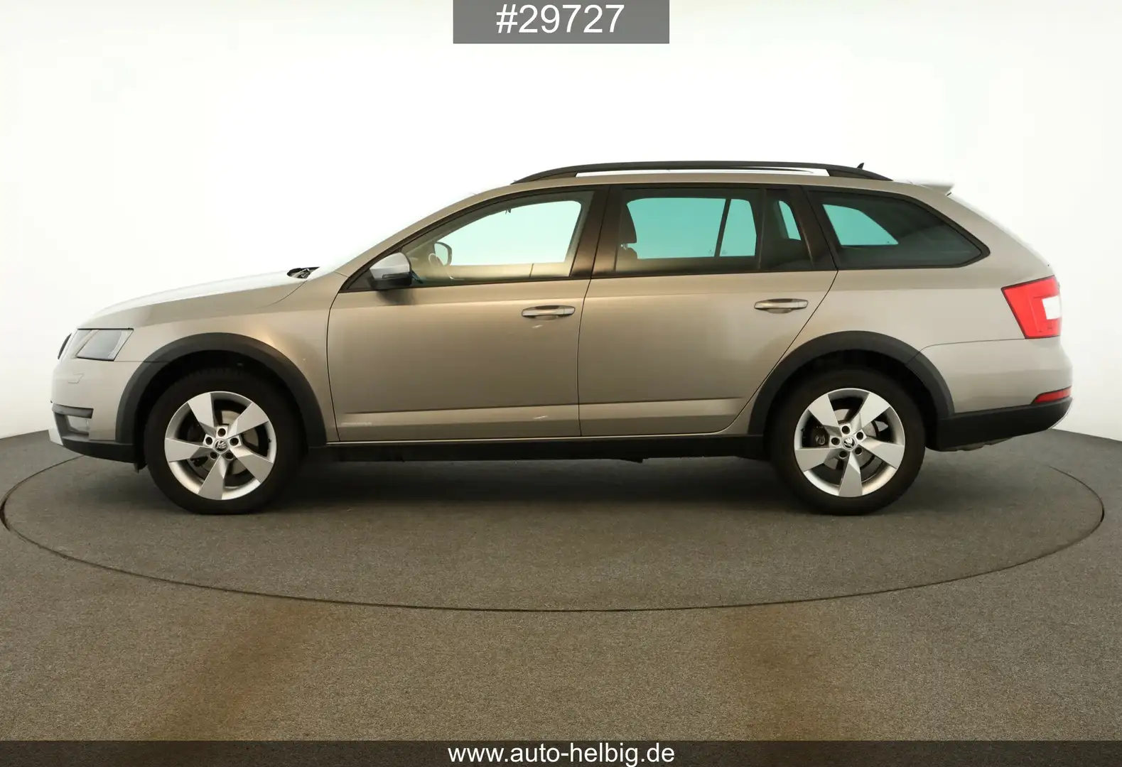 Skoda Octavia Octavia Combi 2.0 TDI Scout 4x4 #AHK#LED#Pano# Beige - 2