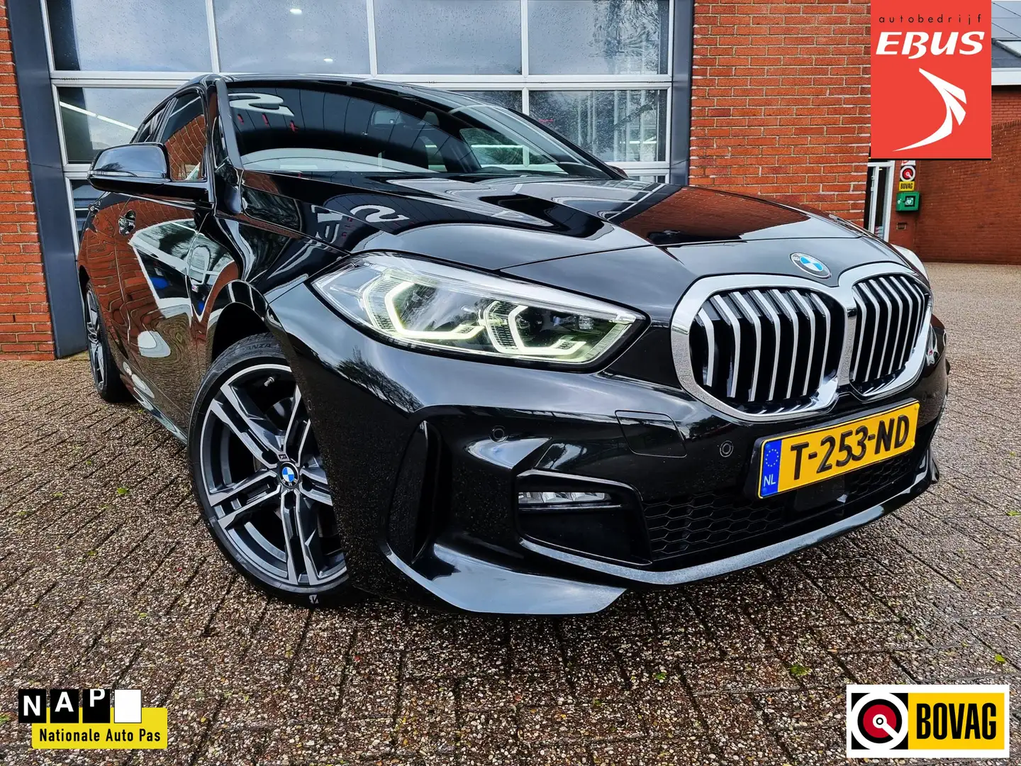 BMW 120 1-serie 120i M-Pakket, Pano, Hud! NL Auto Zwart - 1