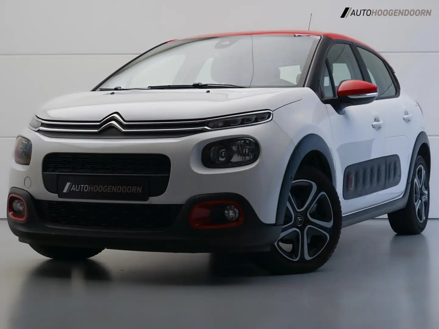 Citroen C3 1.2 PureTech S&S Shine 110pk (APPLE CARPLAY,LED,NA Bílá - 1