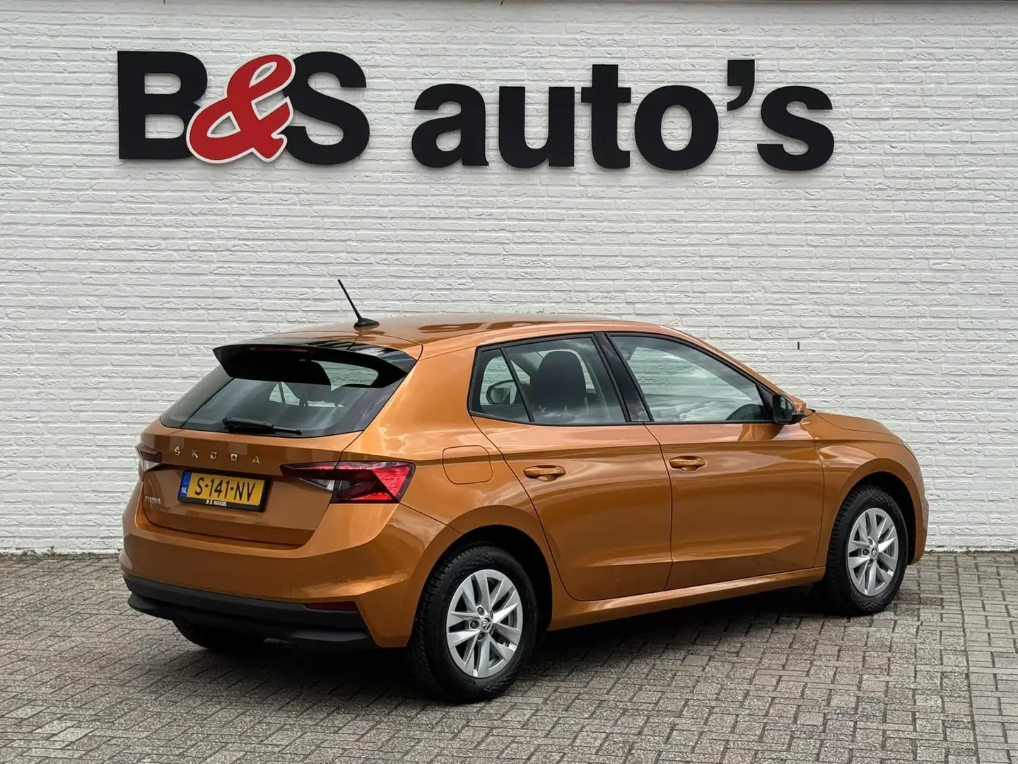 Skoda Fabia 1.0 TSI Ambition Clima Carplay Adaptive cruise Nav Oranje - 2