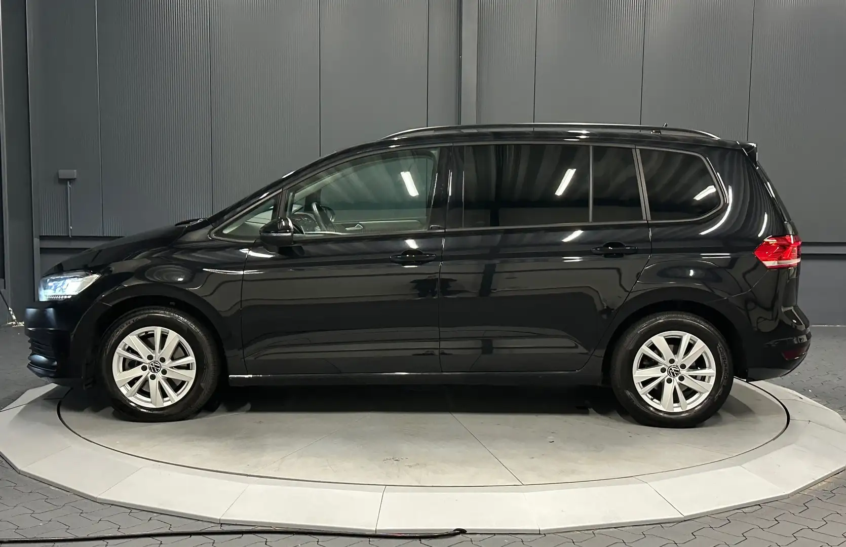 Volkswagen Touran 1.5 TSI DSG Comfort*7-SITZE*KAMERA*FAMILY*NavI* Negru - 2