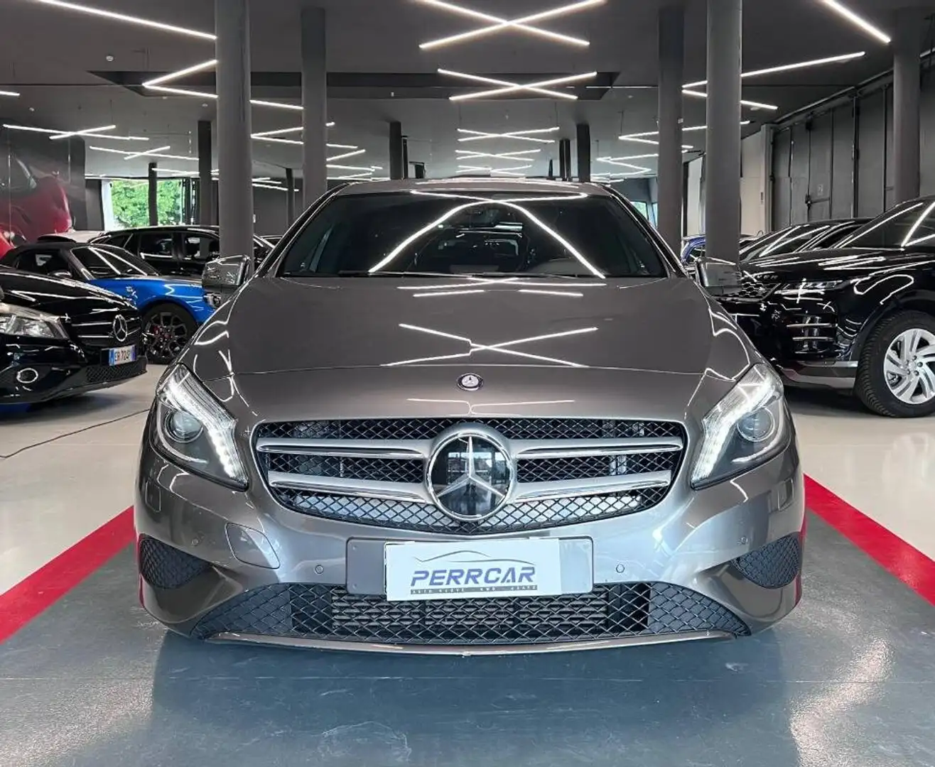 Mercedes-Benz A 180 180 cdi (be) Sport auto Grigio - 2