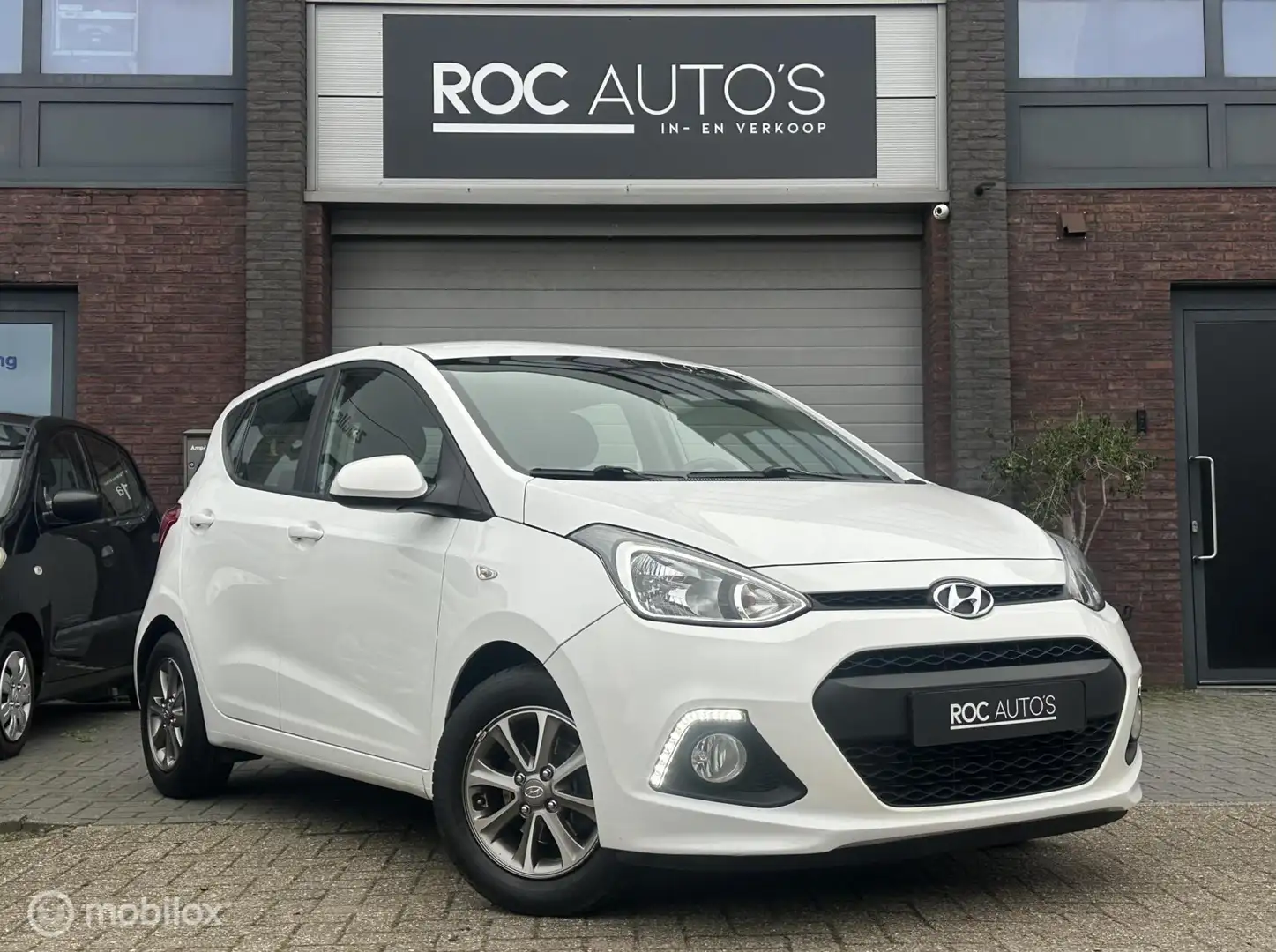 Hyundai i10 1.0i i-Motion Premium | Stoelverw. | Airco Wit - 1