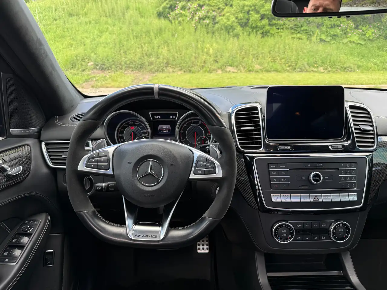 Mercedes-Benz GLE снимка Mercedes-Benz GLE