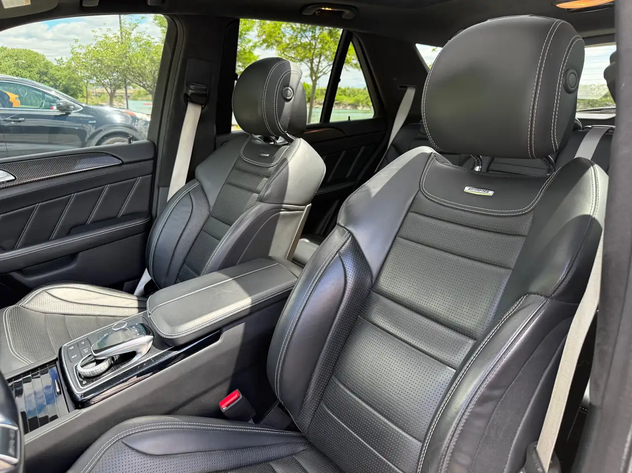 Mercedes-Benz GLE снимка Mercedes-Benz GLE