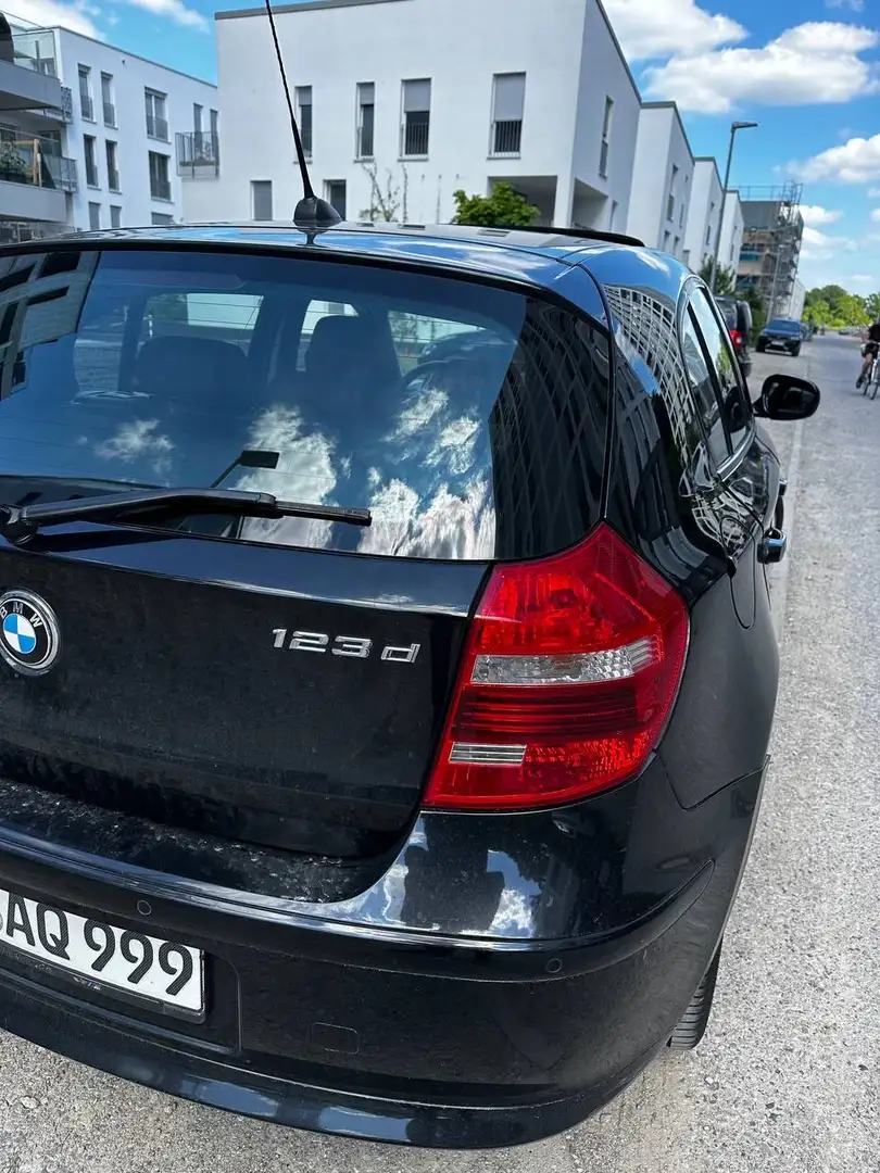 BMW 123 123d DPF Edition Sport Navi Leder - 2