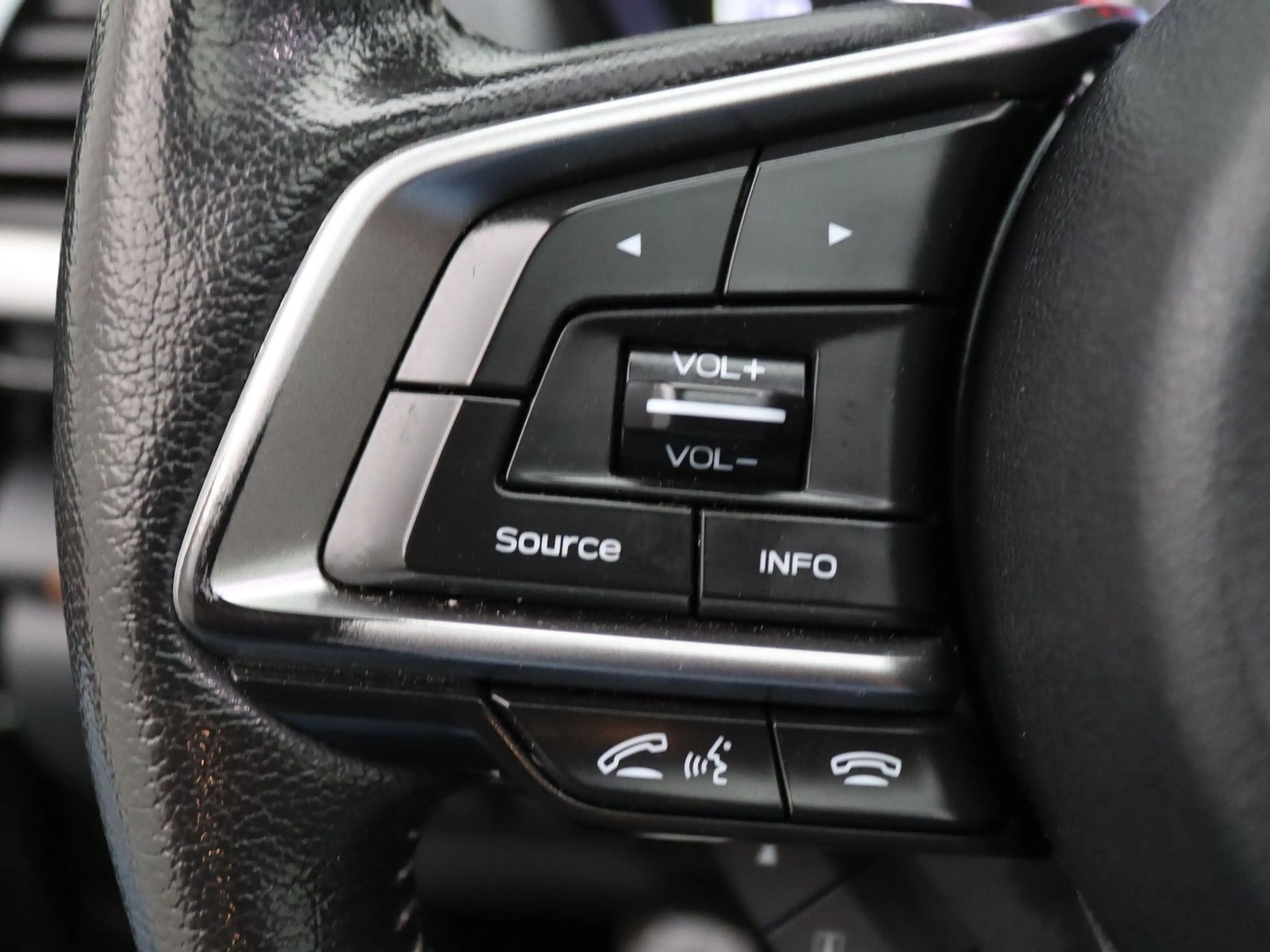Subaru Forester 2.0i e-BOXER First Edition Apple Carplay/Android A — photo 14