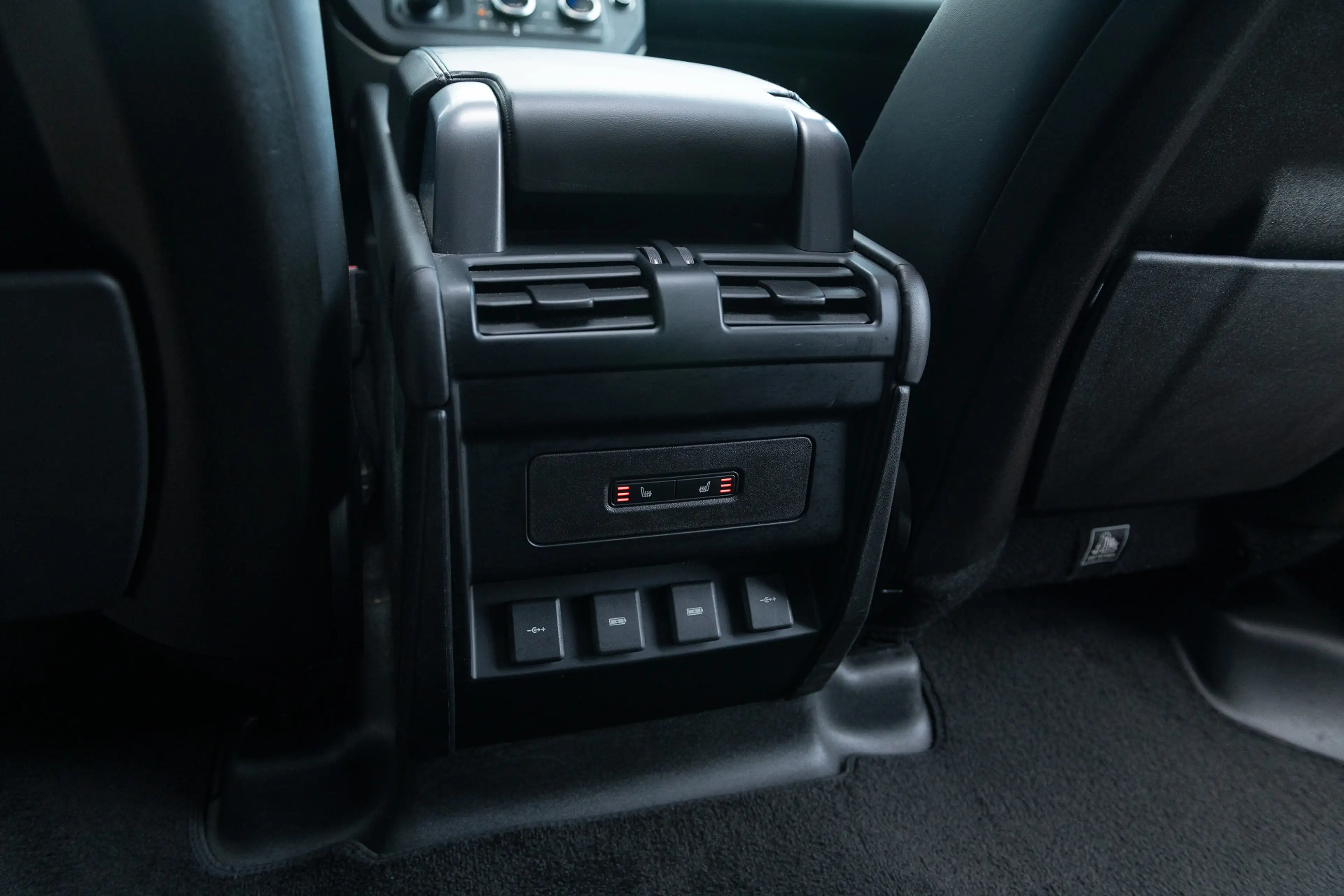 Land Rover Defender 110 3.0 P400 HSE Luchtv. Pano Meridian Matrix 360 — photo 47