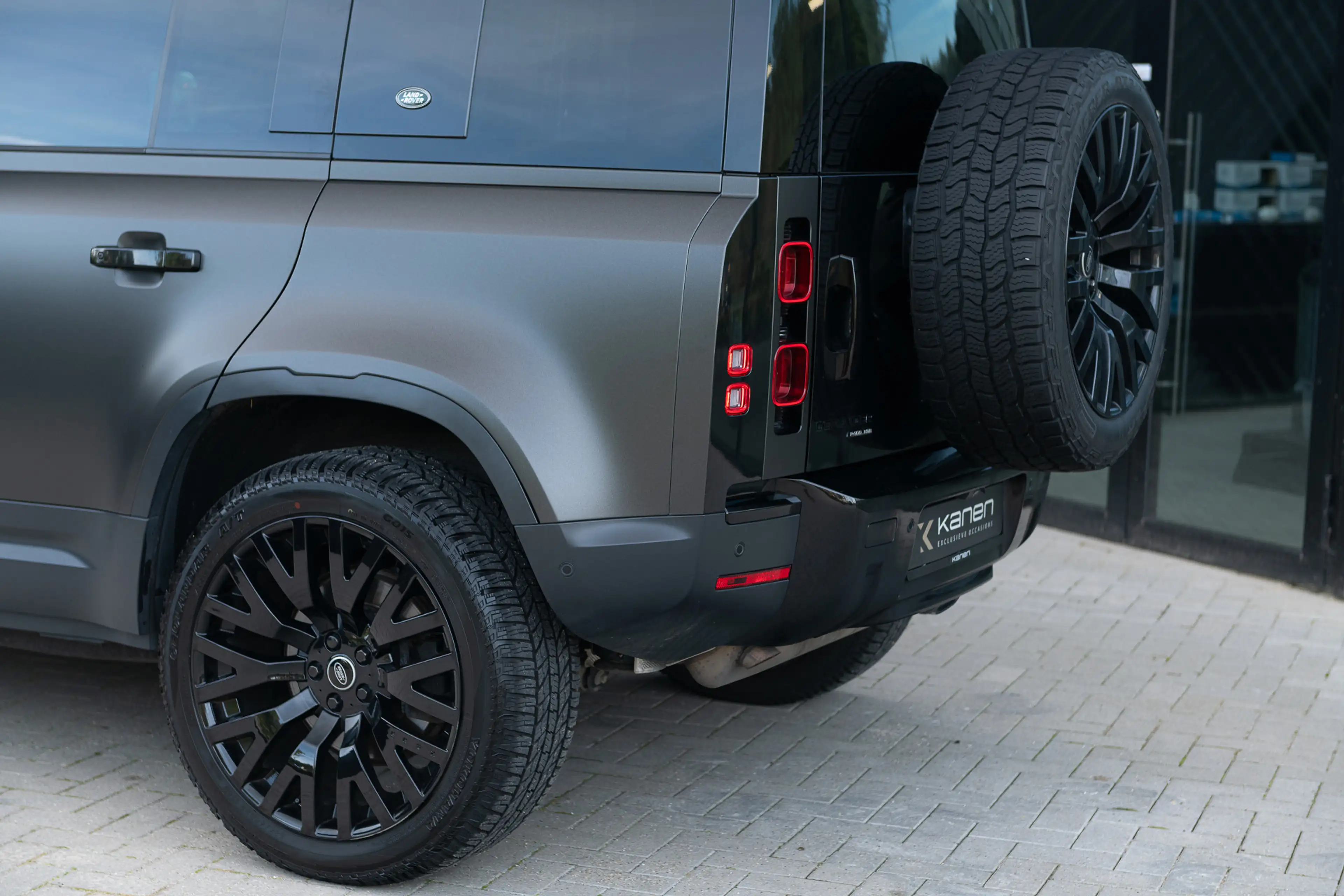 Land Rover Defender 110 3.0 P400 HSE Luchtv. Pano Meridian Matrix 360 — photo 22