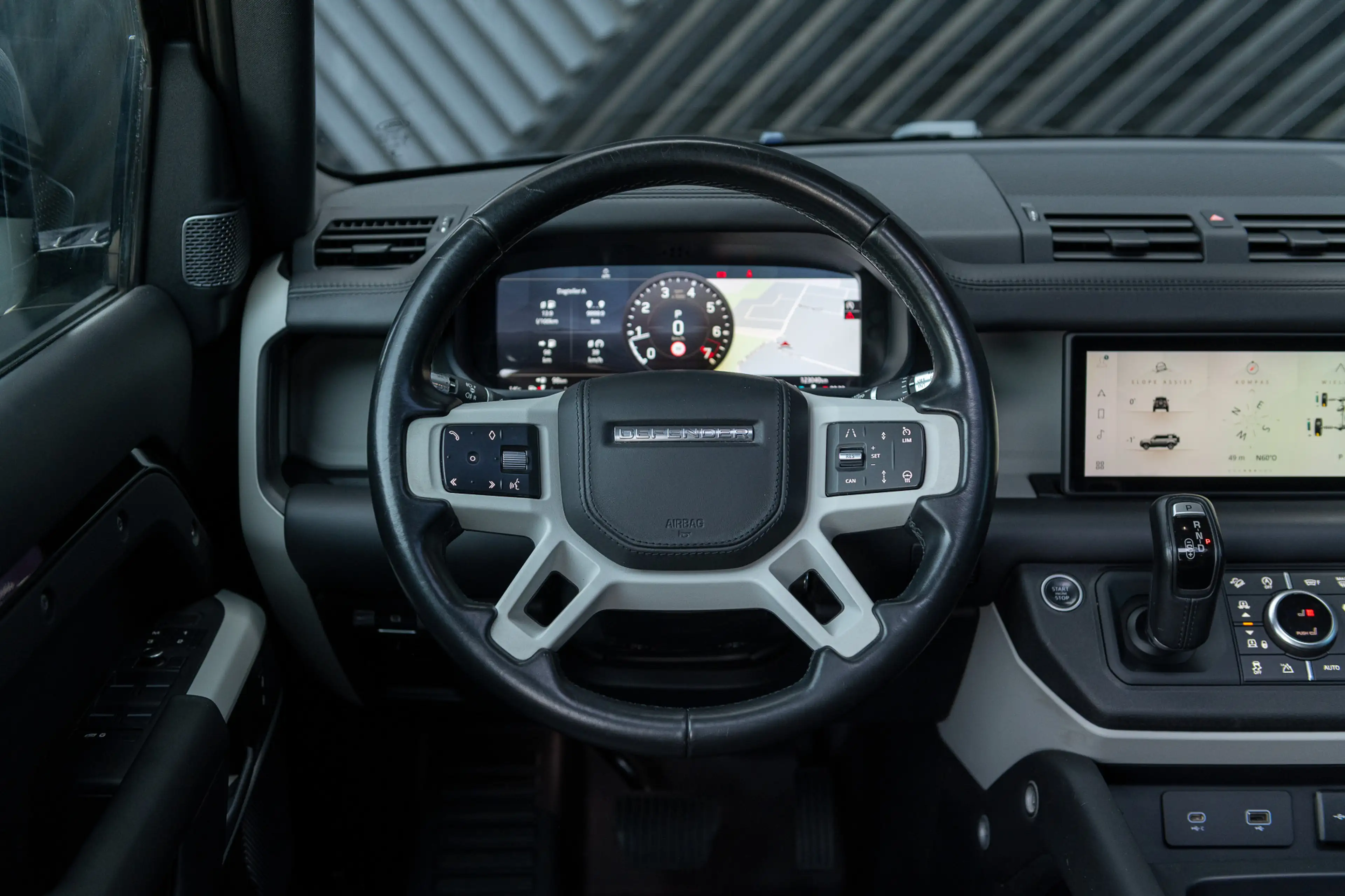 Land Rover Defender 110 3.0 P400 HSE Luchtv. Pano Meridian Matrix 360 — photo 34