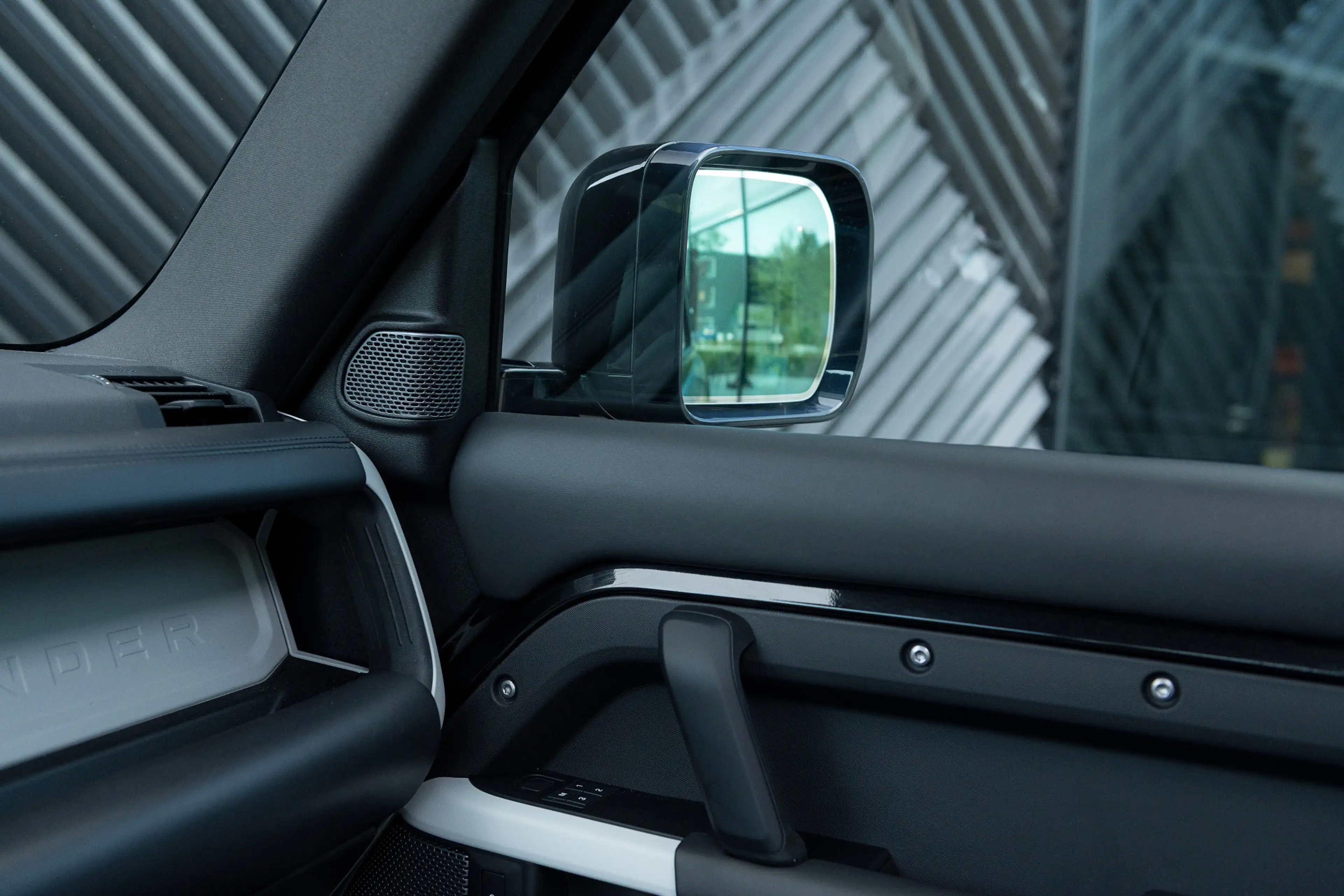 Land Rover Defender 110 3.0 P400 HSE Luchtv. Pano Meridian Matrix 360 — photo 27