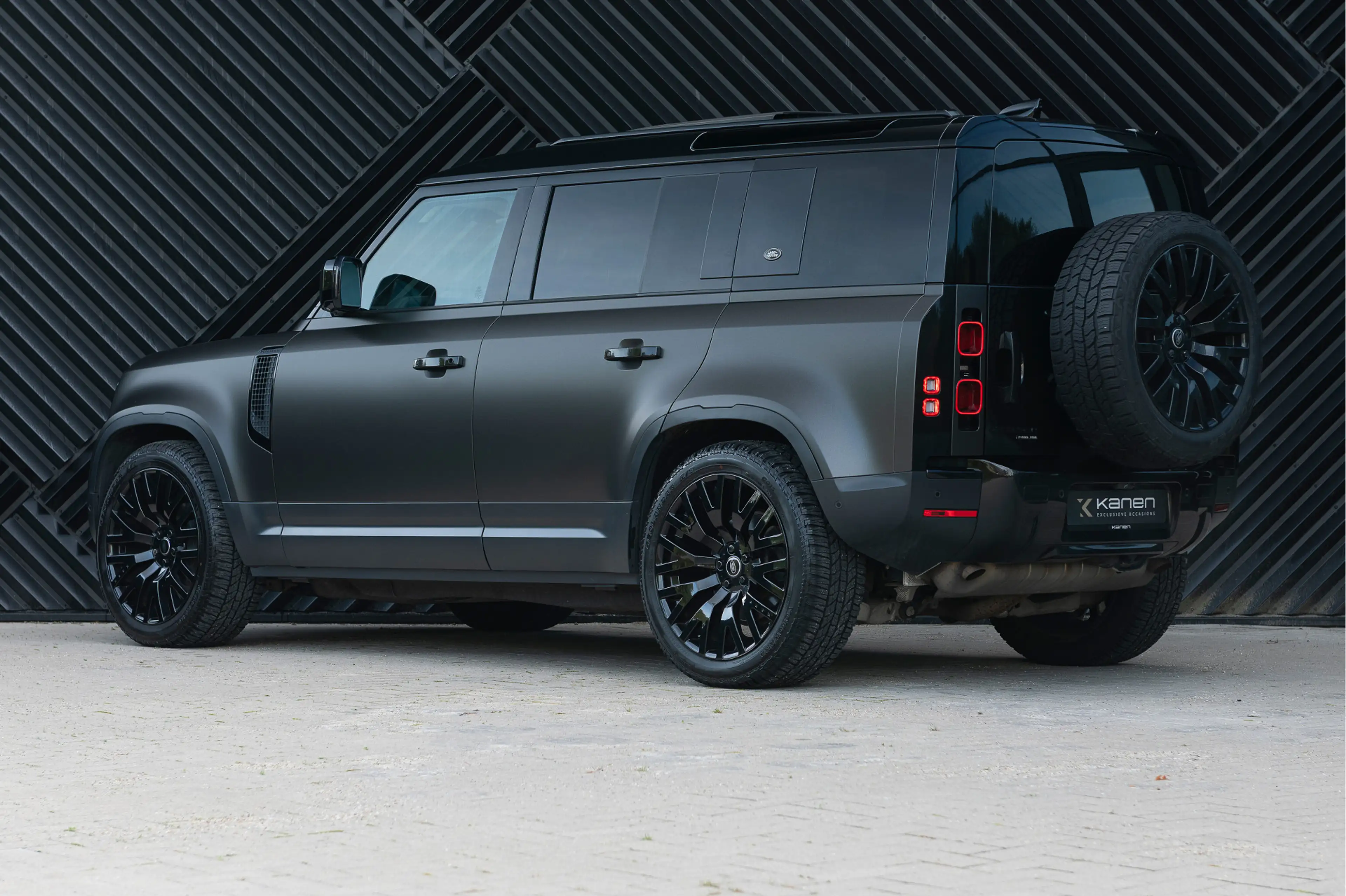 Land Rover Defender 110 3.0 P400 HSE Luchtv. Pano Meridian Matrix 360 — photo 9