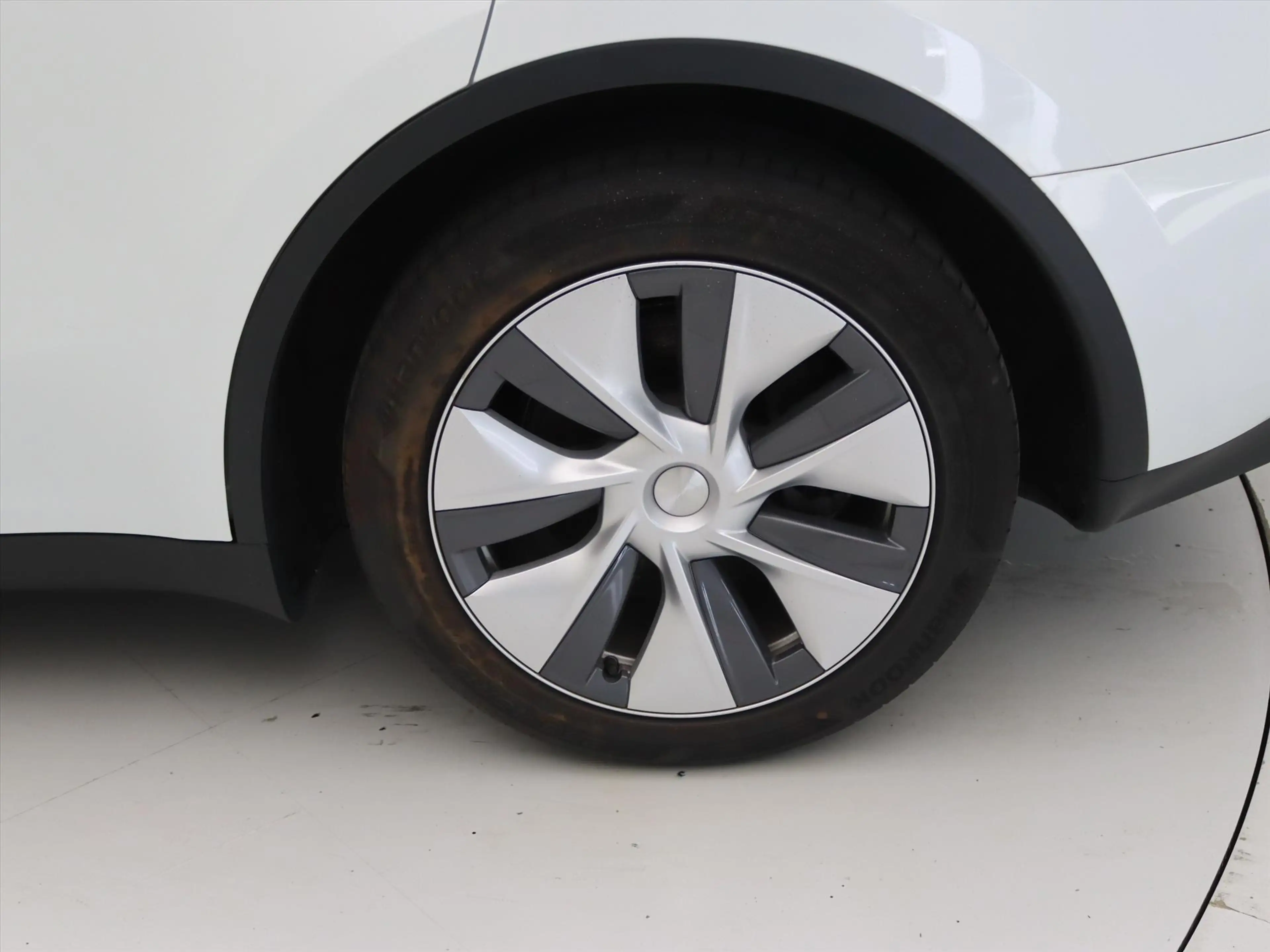 Tesla Model Y Long Range AWD 75kWh 351pk 93.2% SoH [ TREKHAAK+AM — photo 14