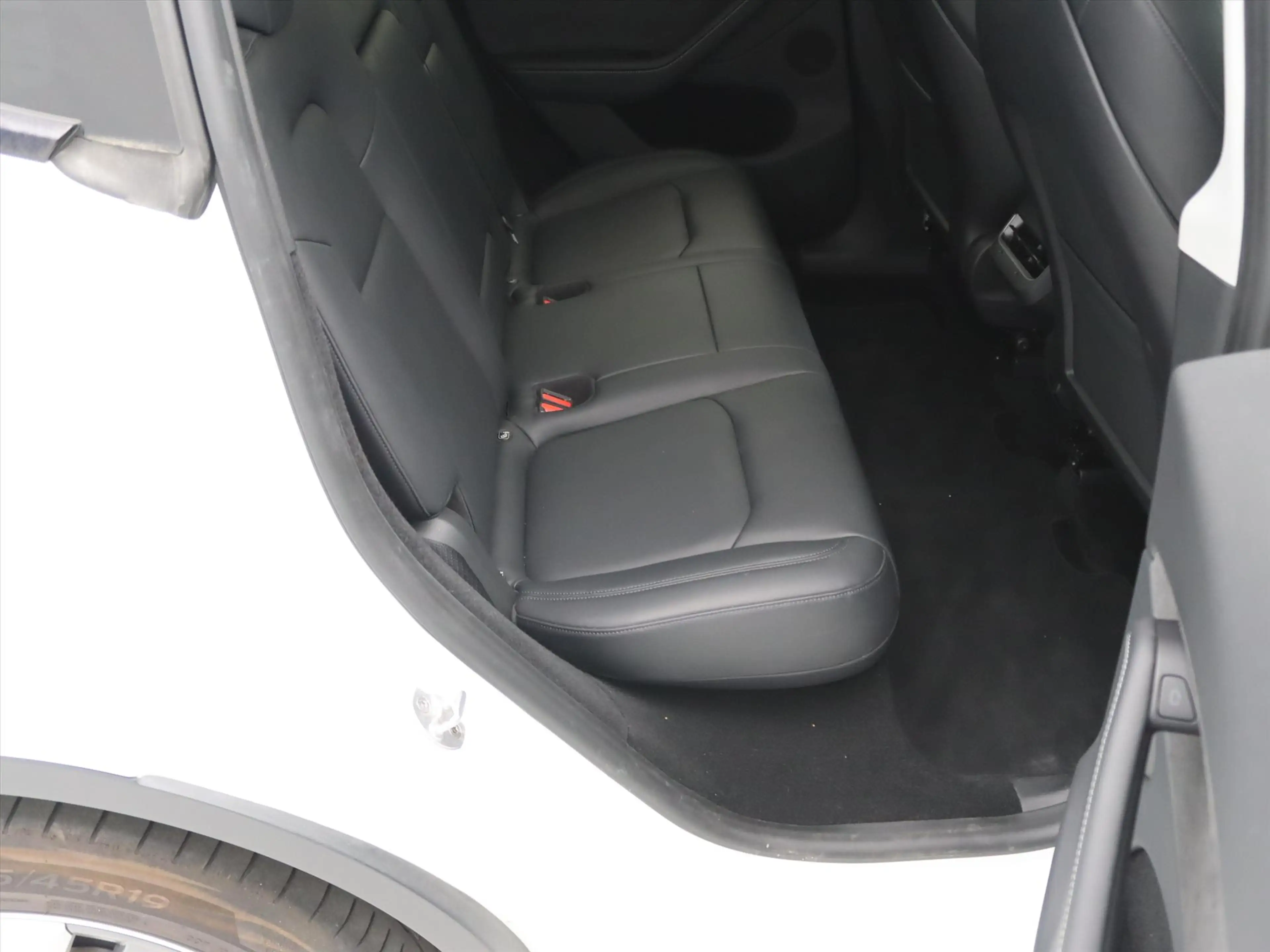 Tesla Model Y Long Range AWD 75kWh 351pk 93.2% SoH [ TREKHAAK+AM — photo 16
