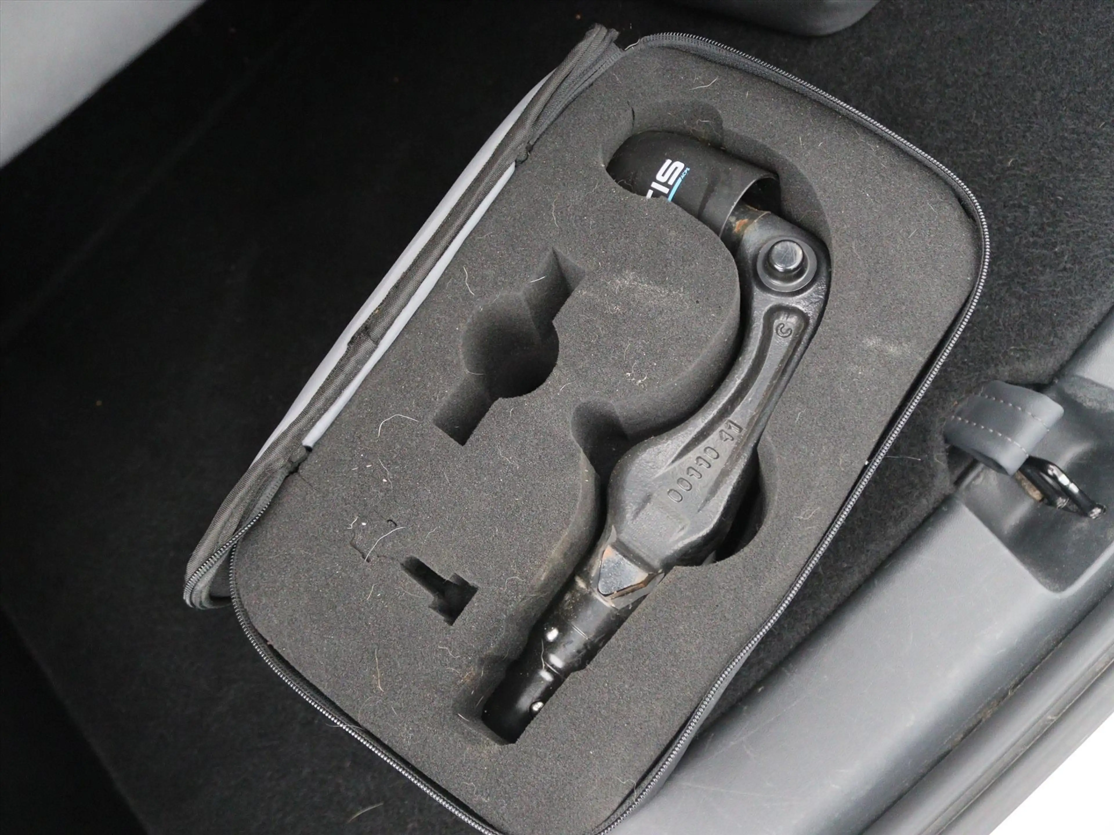 Tesla Model Y Long Range AWD 75kWh 351pk 93.2% SoH [ TREKHAAK+AM — photo 26