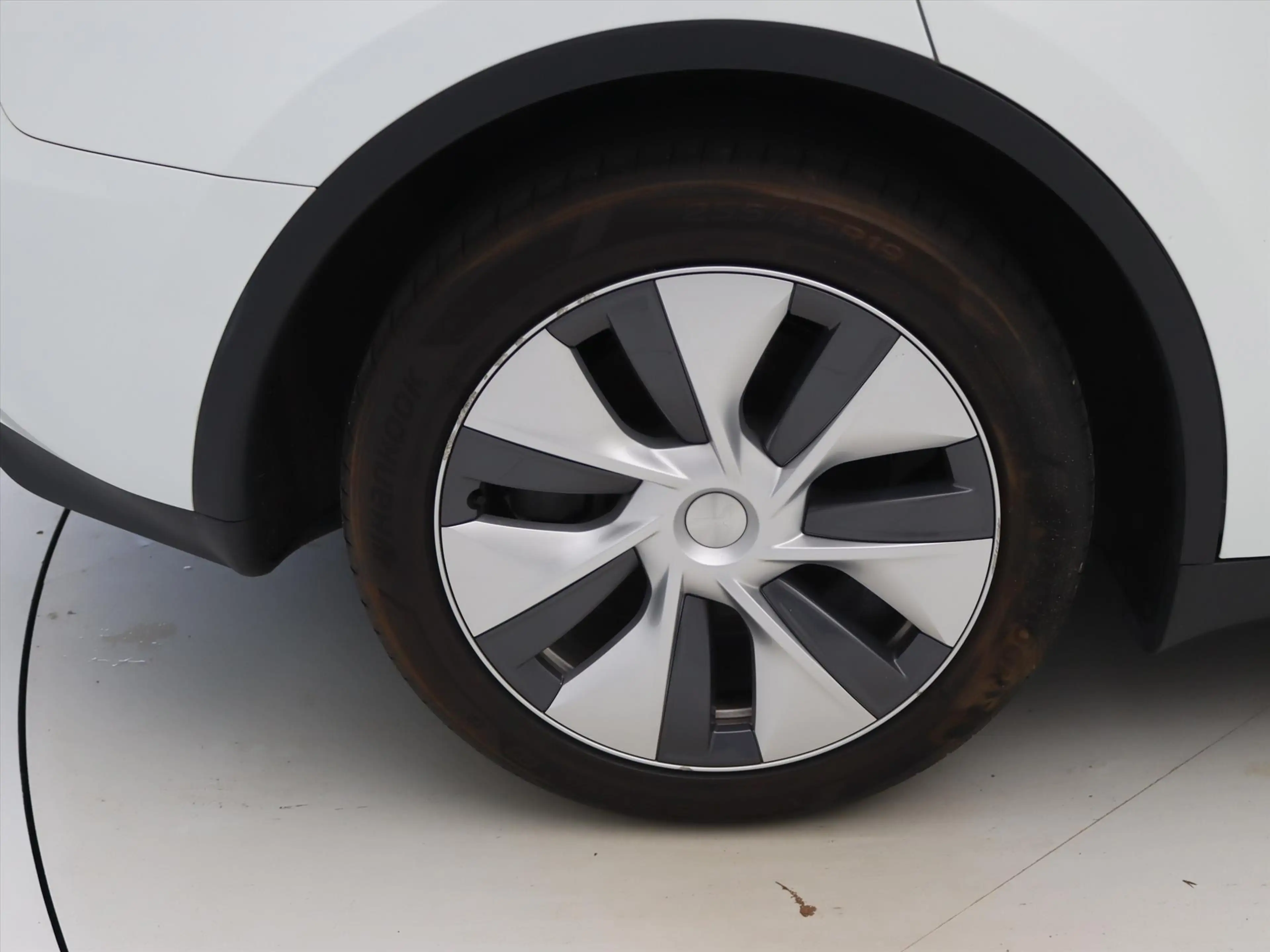 Tesla Model Y Long Range AWD 75kWh 351pk 93.2% SoH [ TREKHAAK+AM — photo 11
