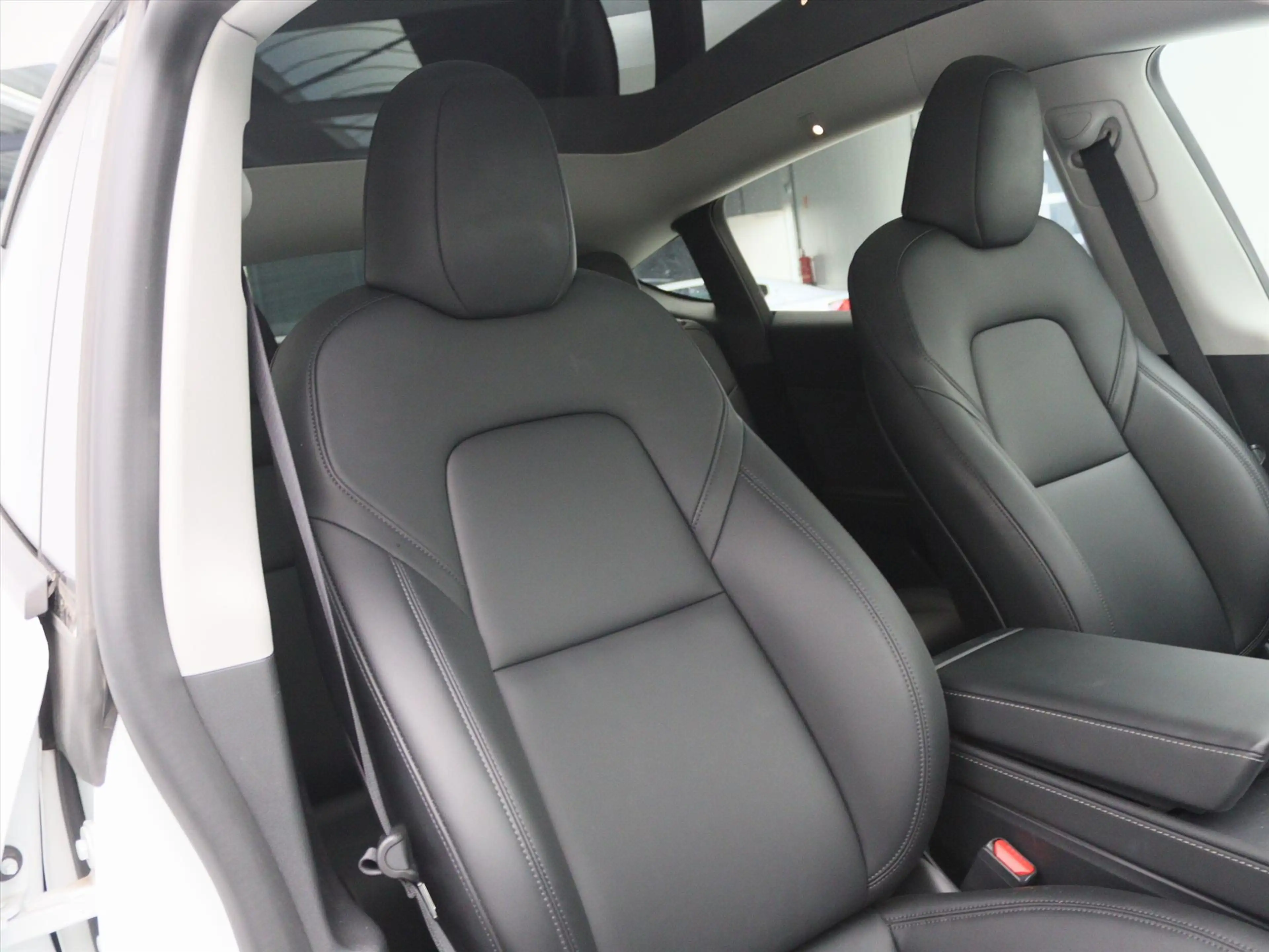 Tesla Model Y Long Range AWD 75kWh 351pk 93.2% SoH [ TREKHAAK+AM — photo 17