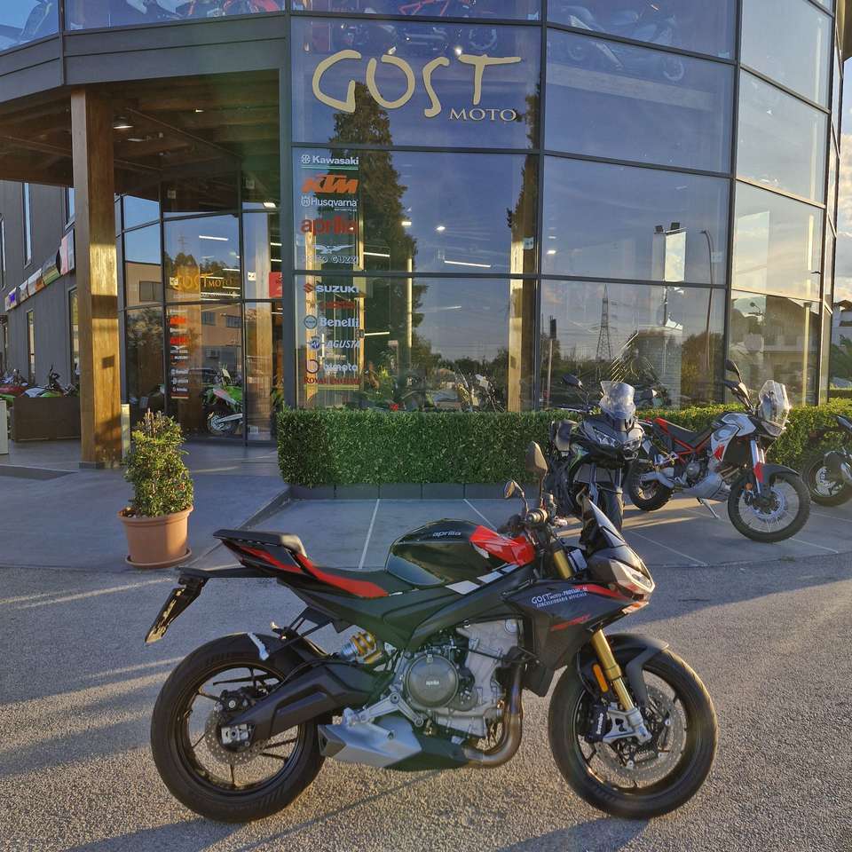 Aprilia Tuono FACTORY | FL60026