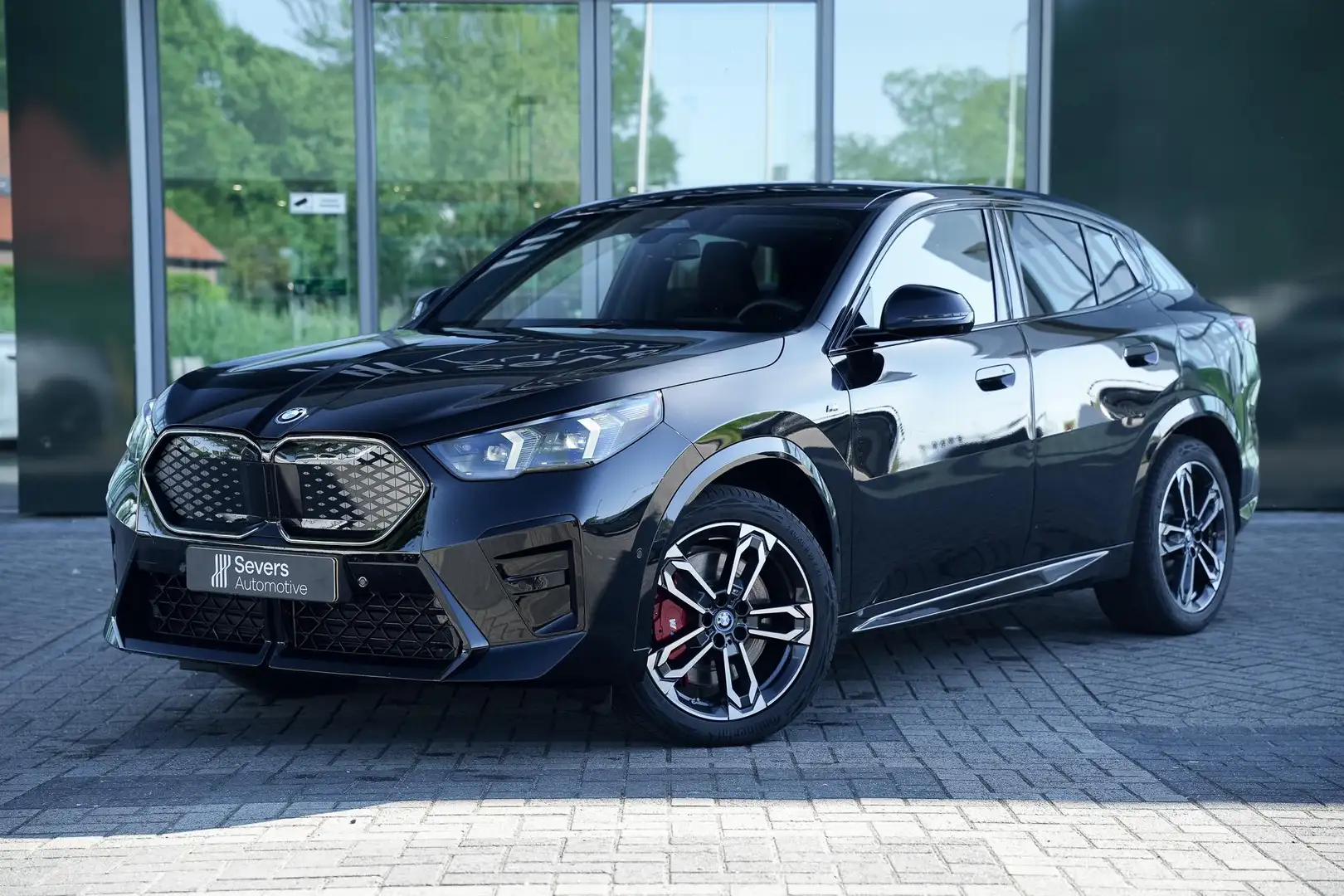 BMW iX2 xDrive30 | M-Sport Pro | Head-up | Elek. Stoelen | Negru - 2