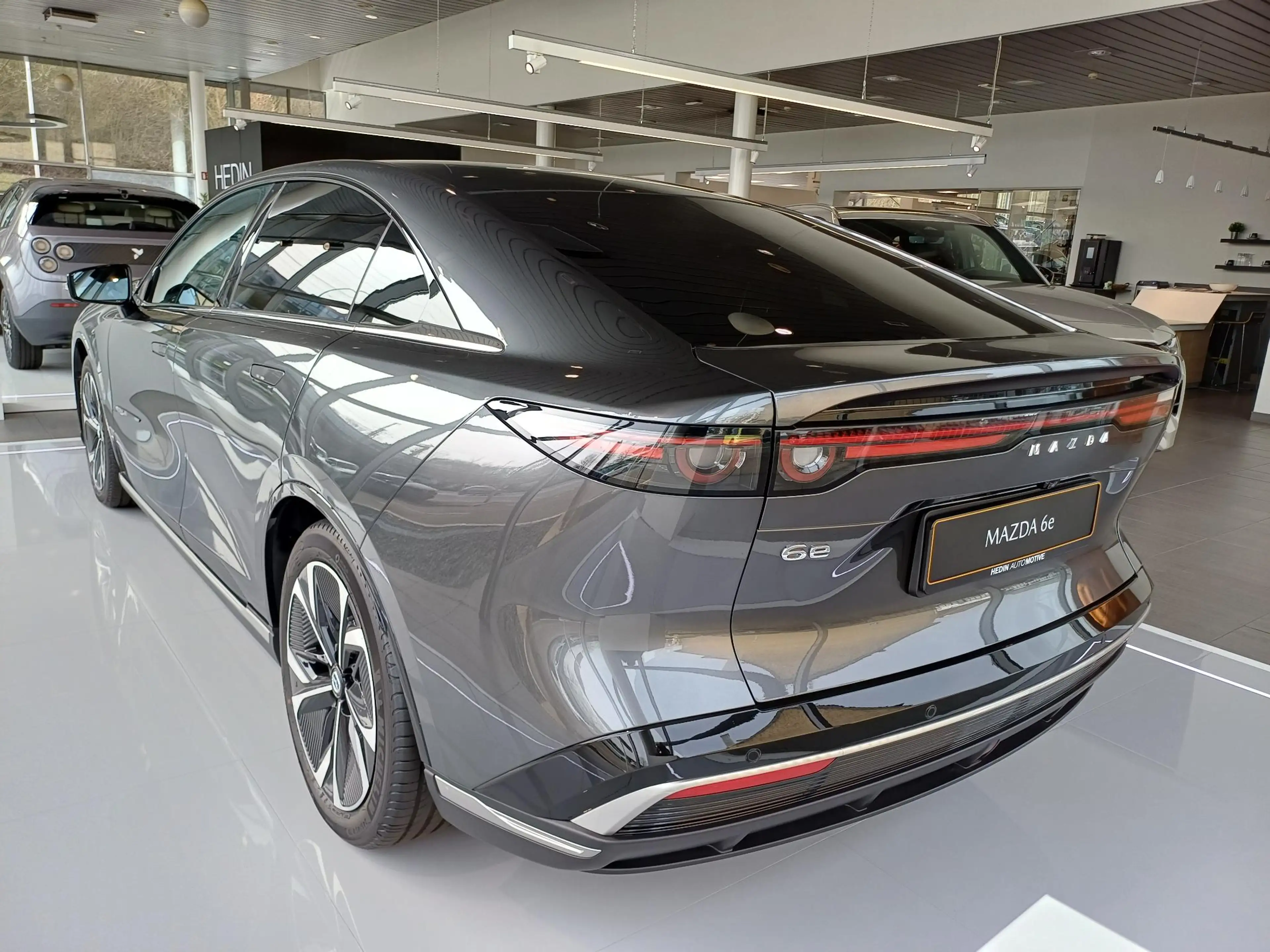 Mazda 6e Mazda BEV 68.8 kWh 190kW Takumi — photo 5