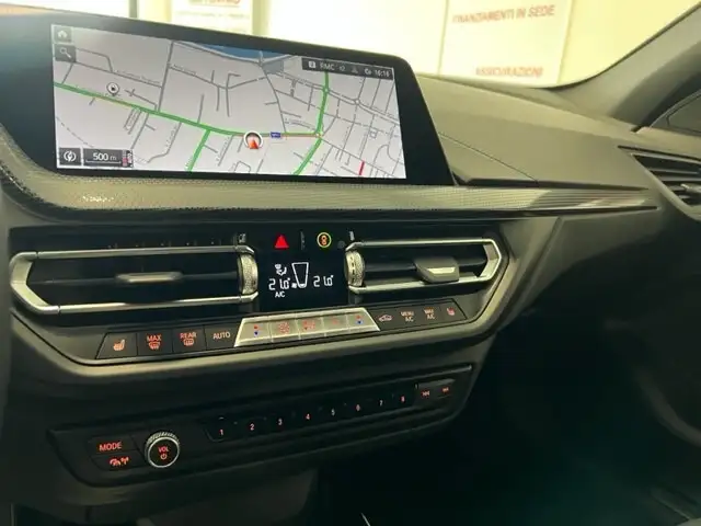 BMW 1 Series view 19
