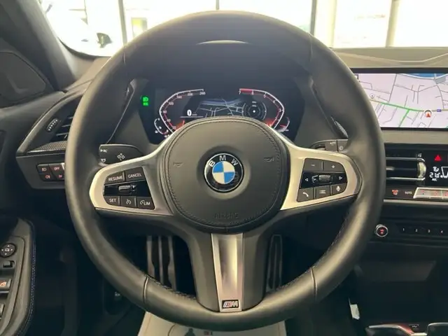 BMW 1 Series view 16